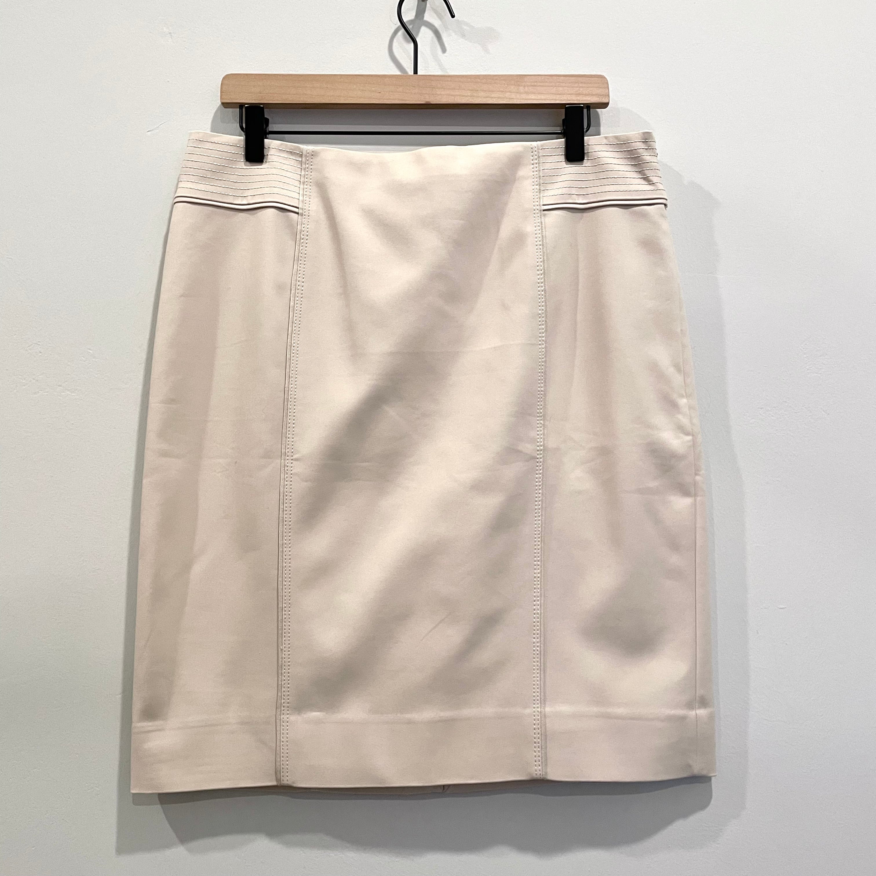 Stitched Hips Pencil Skirt