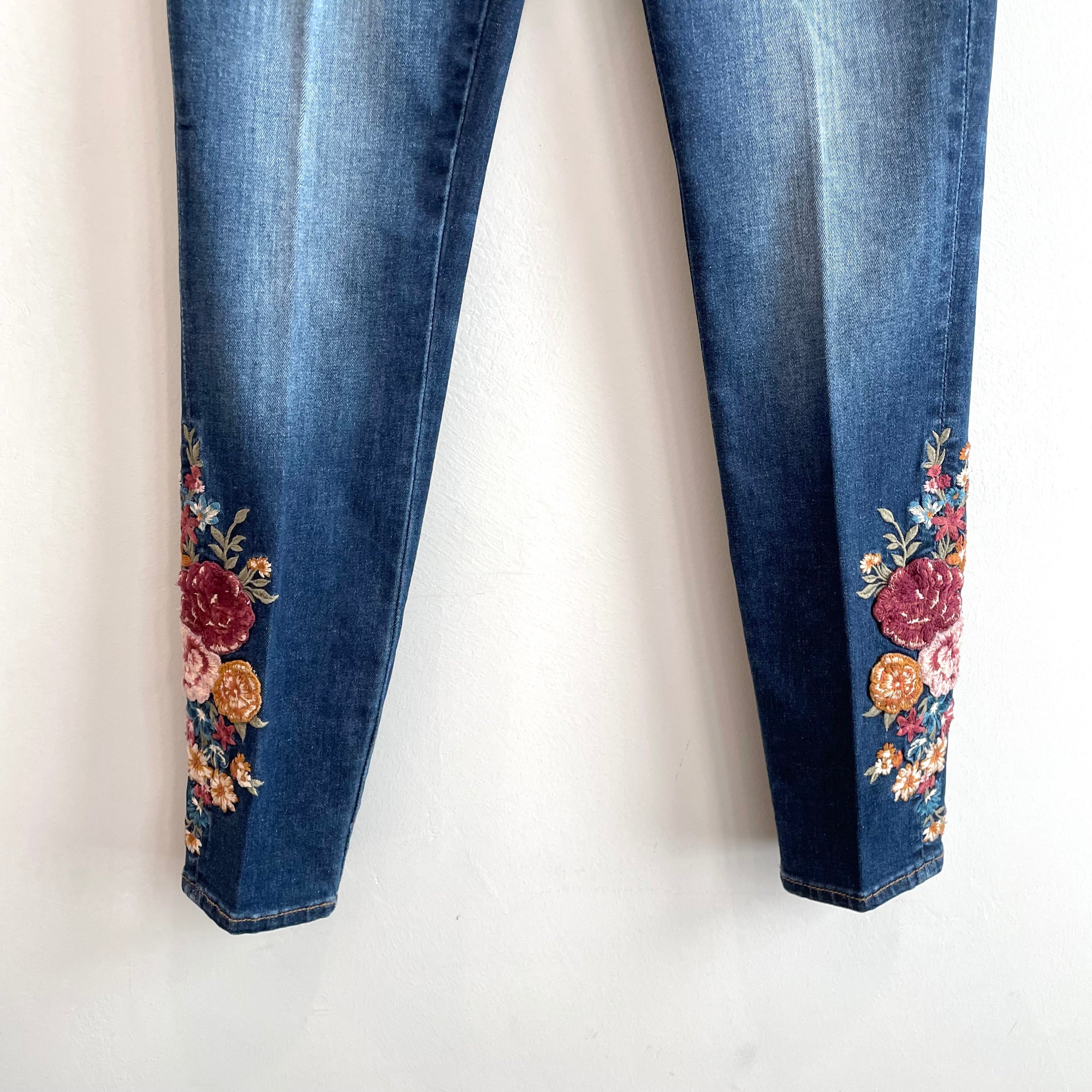 Floral Embroidered Skinny Jeans