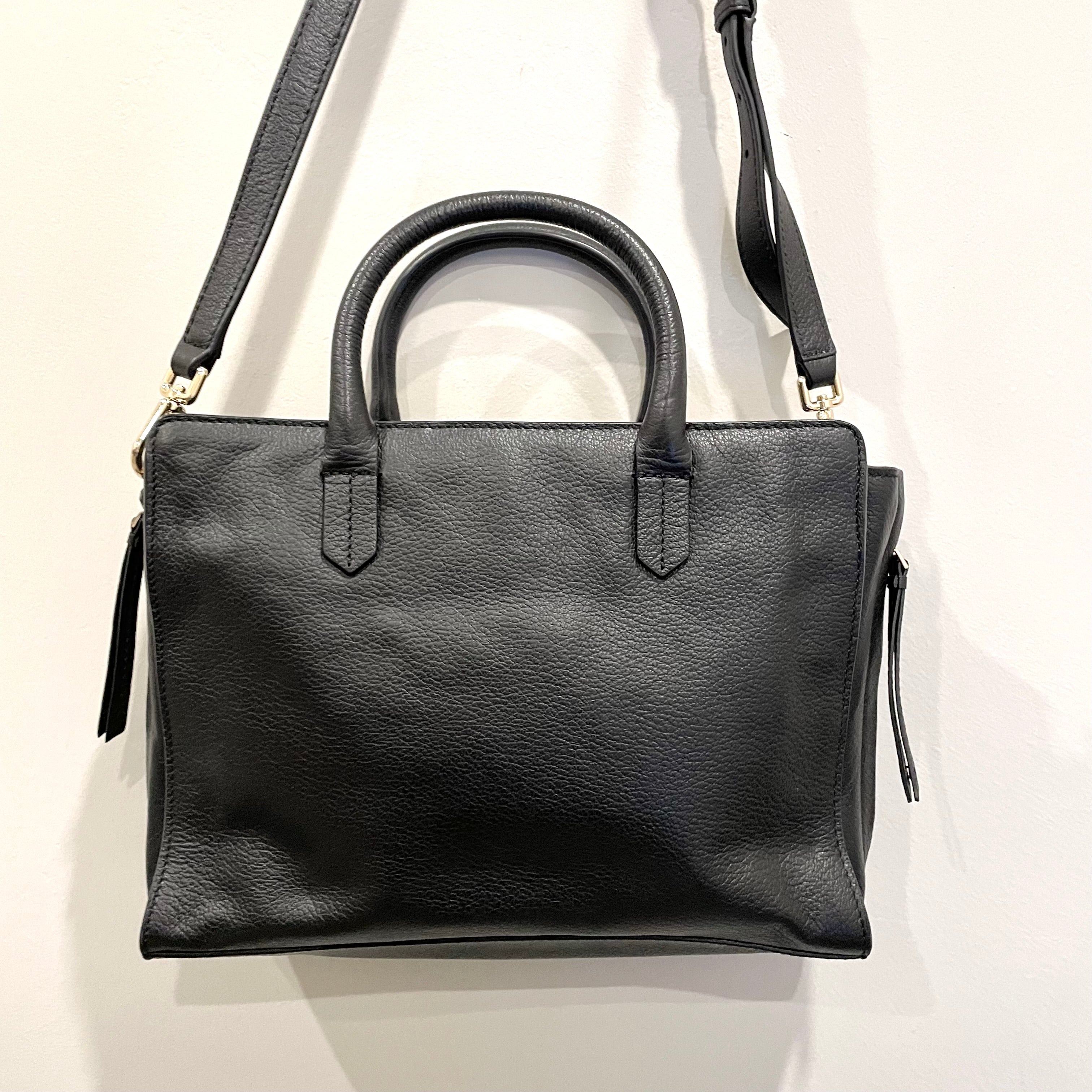 Pebble Leather Zip Expandable Purse