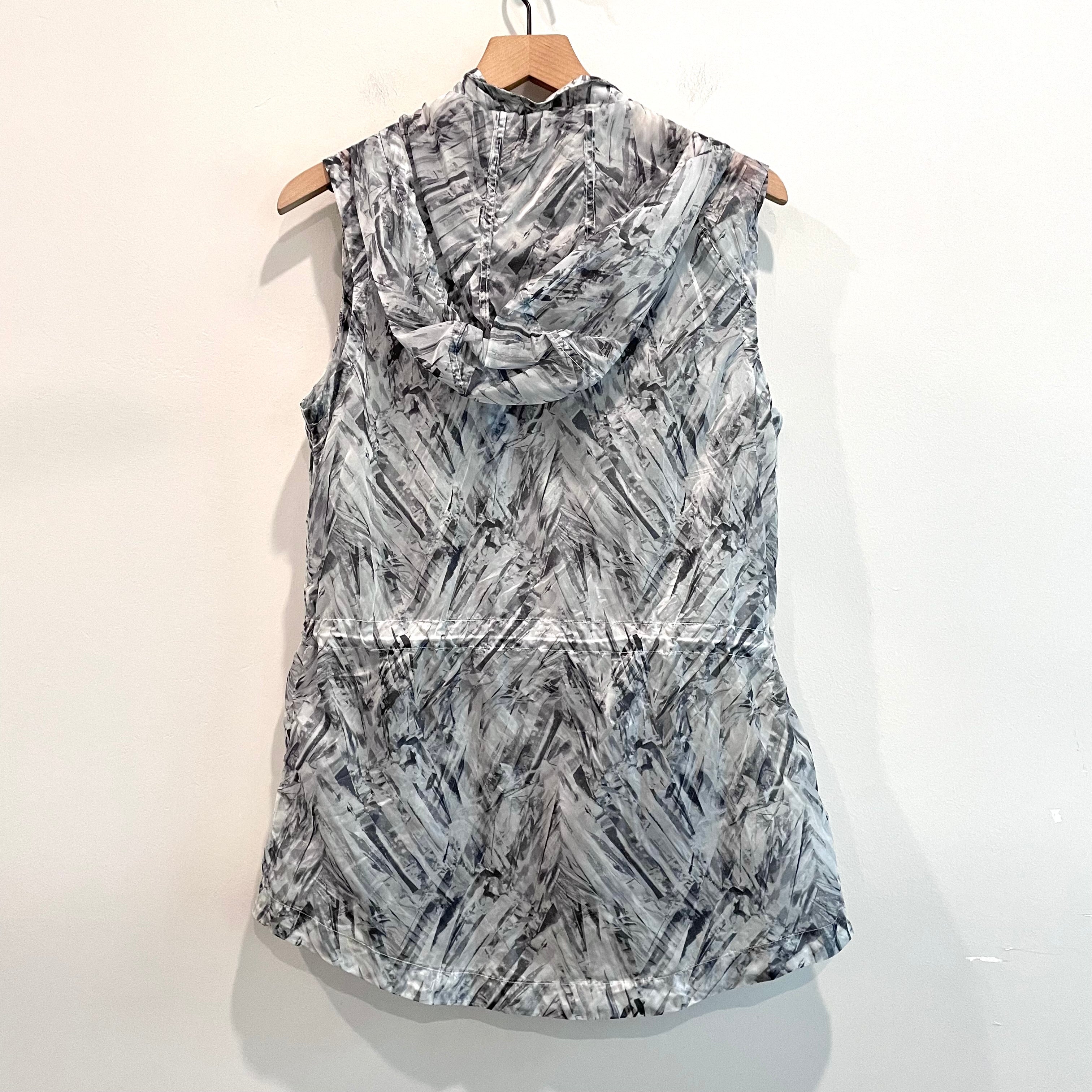 Sleeveless Hooded Stroke Vest