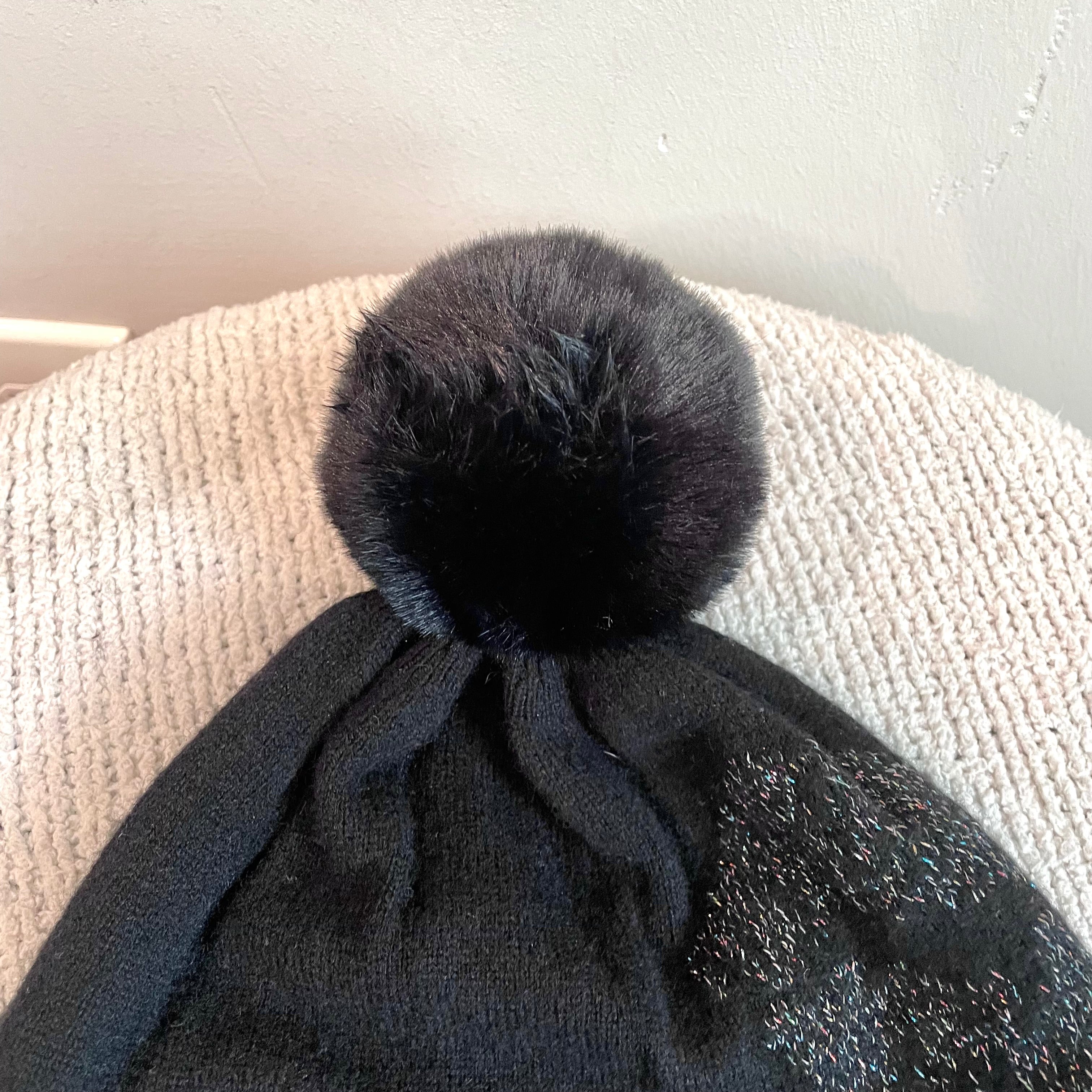 Lips Kiss Fur Pom Cashmere Beanie