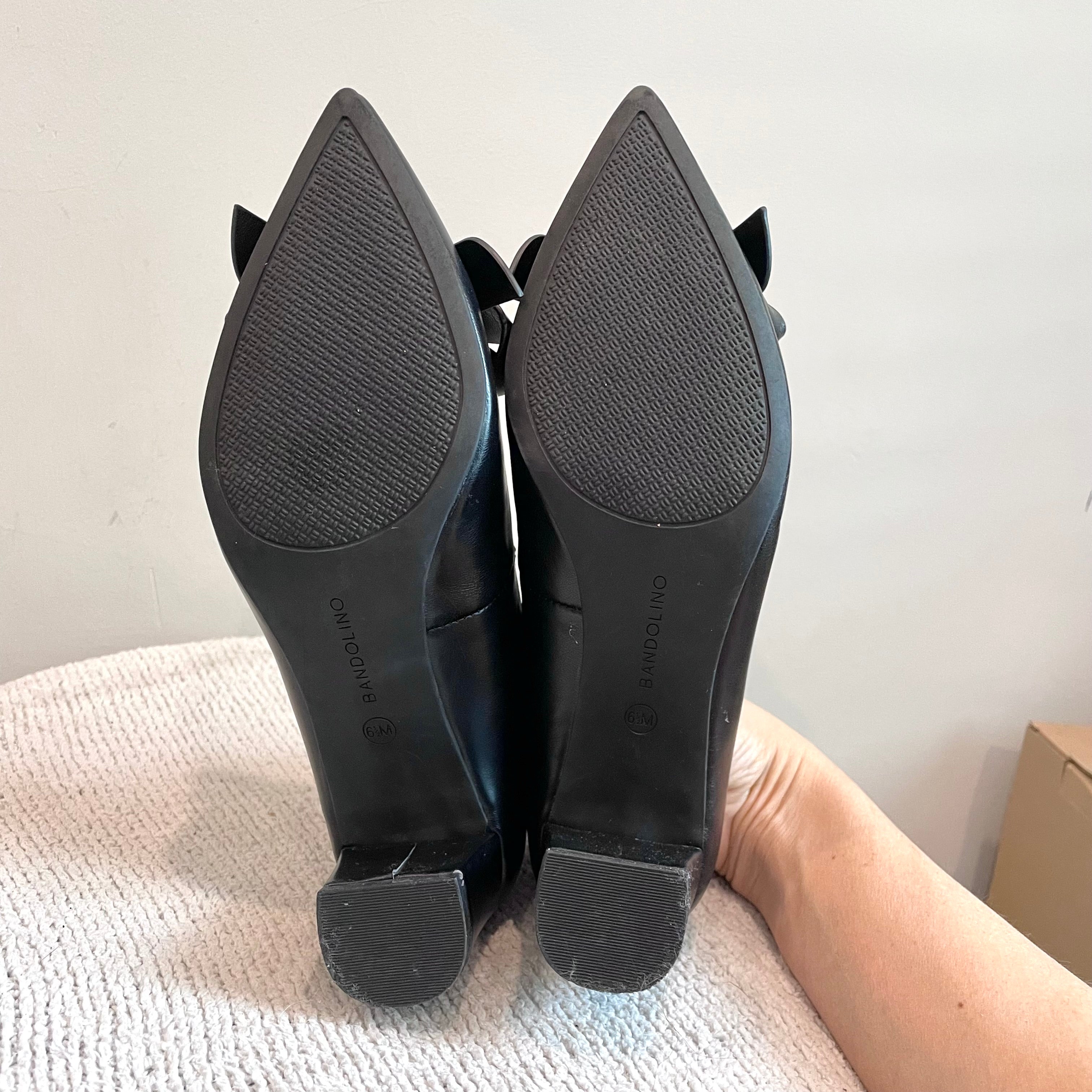 Pointed Toe Bow Pumps