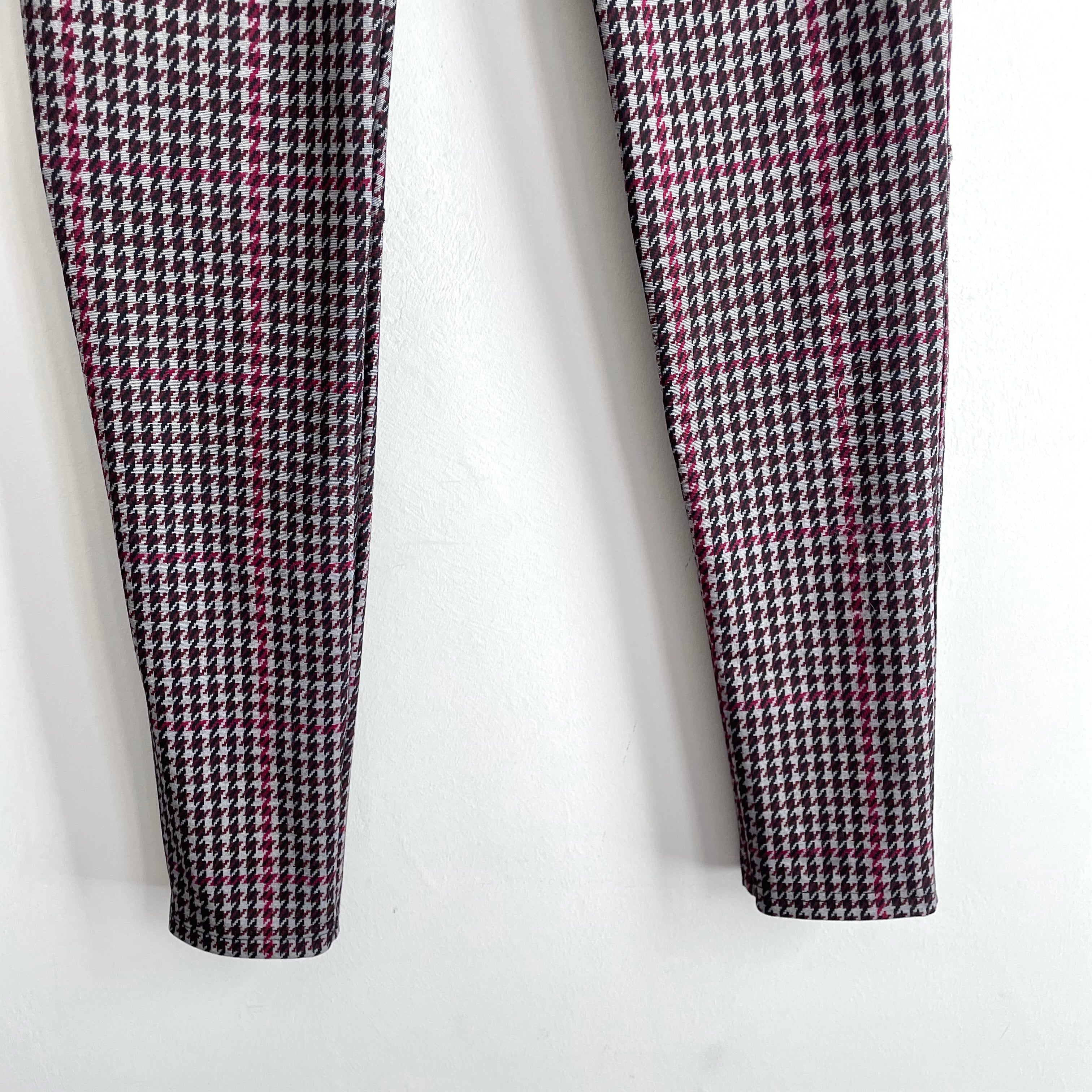 Houndstooth Pull On Legging