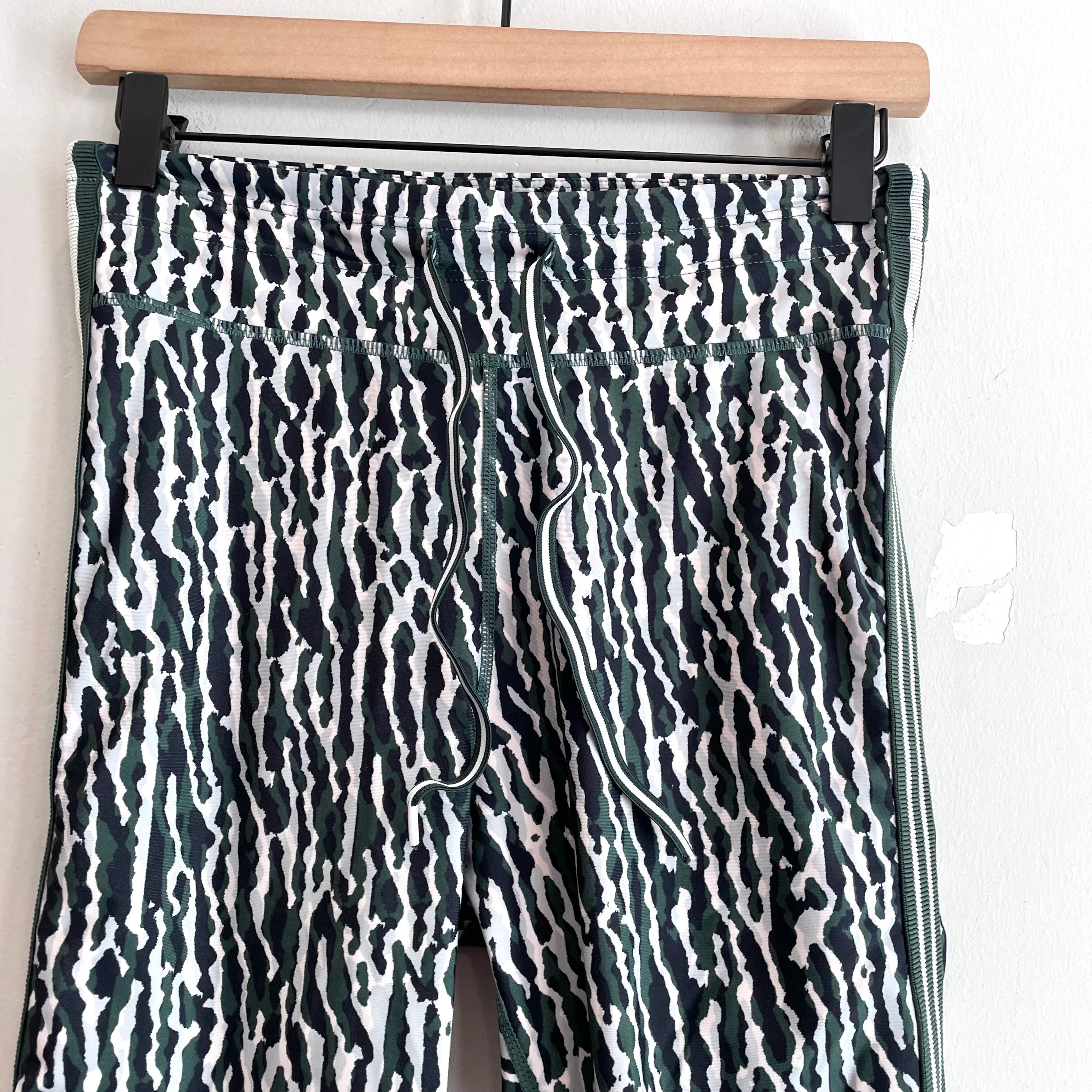 Camo Side Stripe Leggings