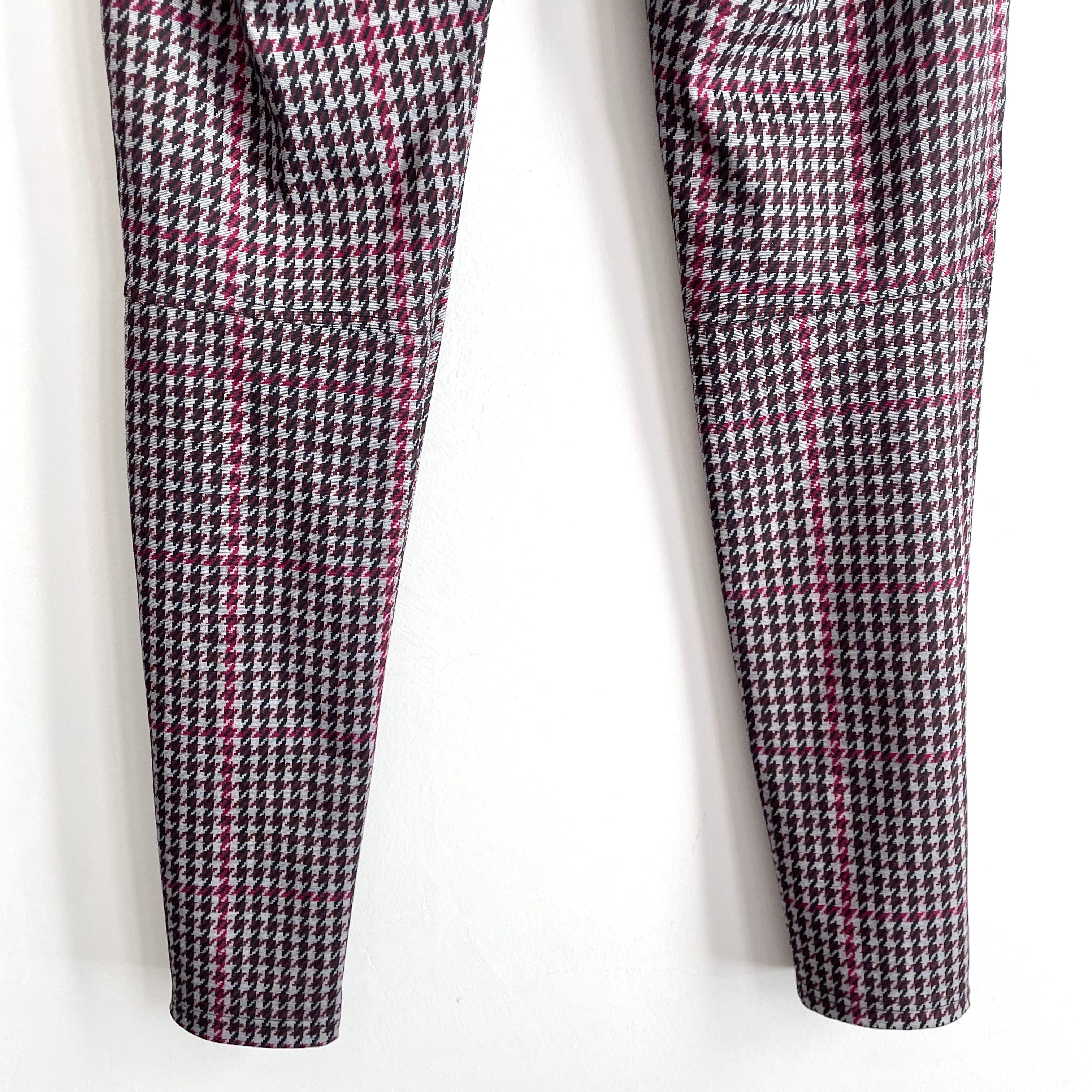 Houndstooth Pull On Legging