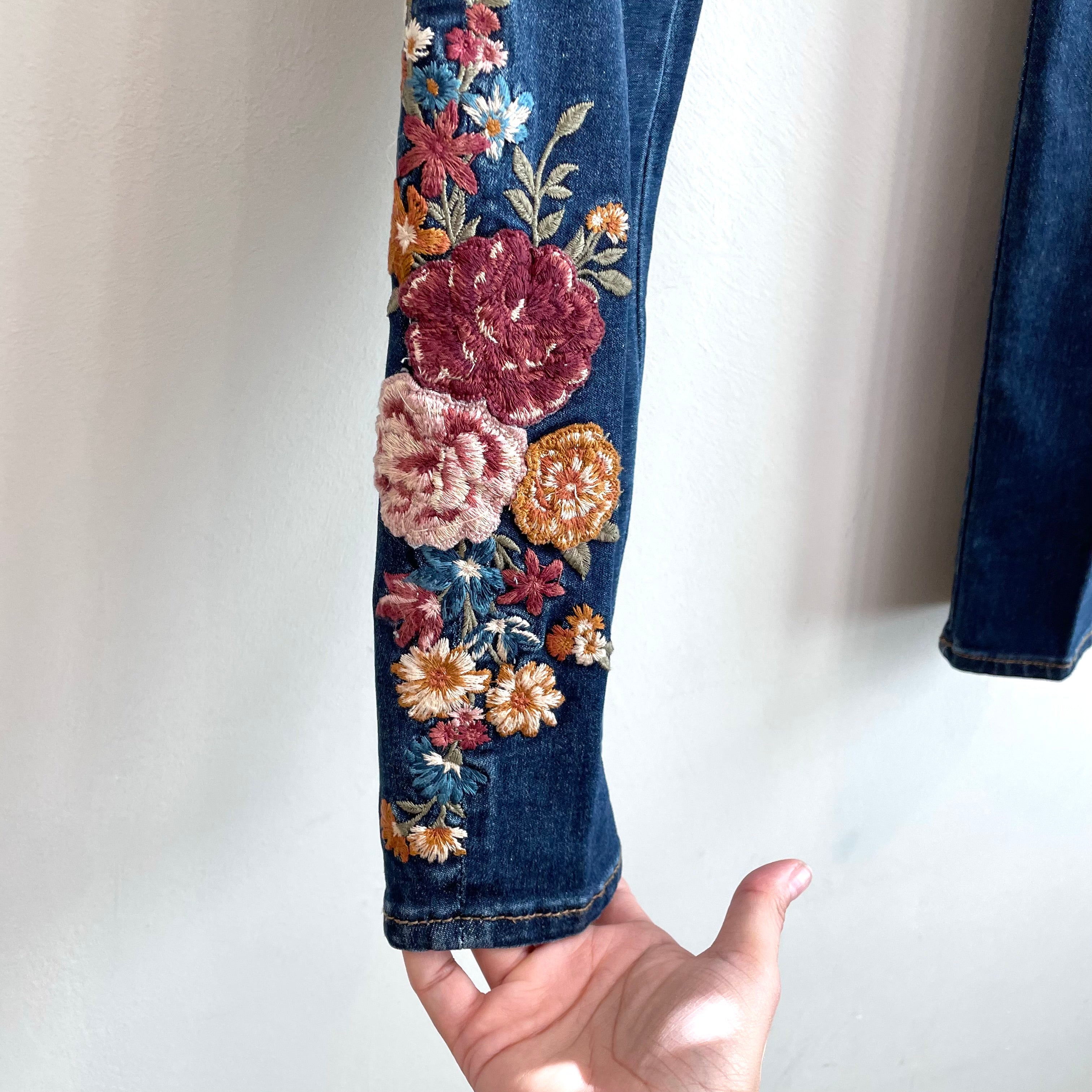 Floral Embroidered Skinny Jeans