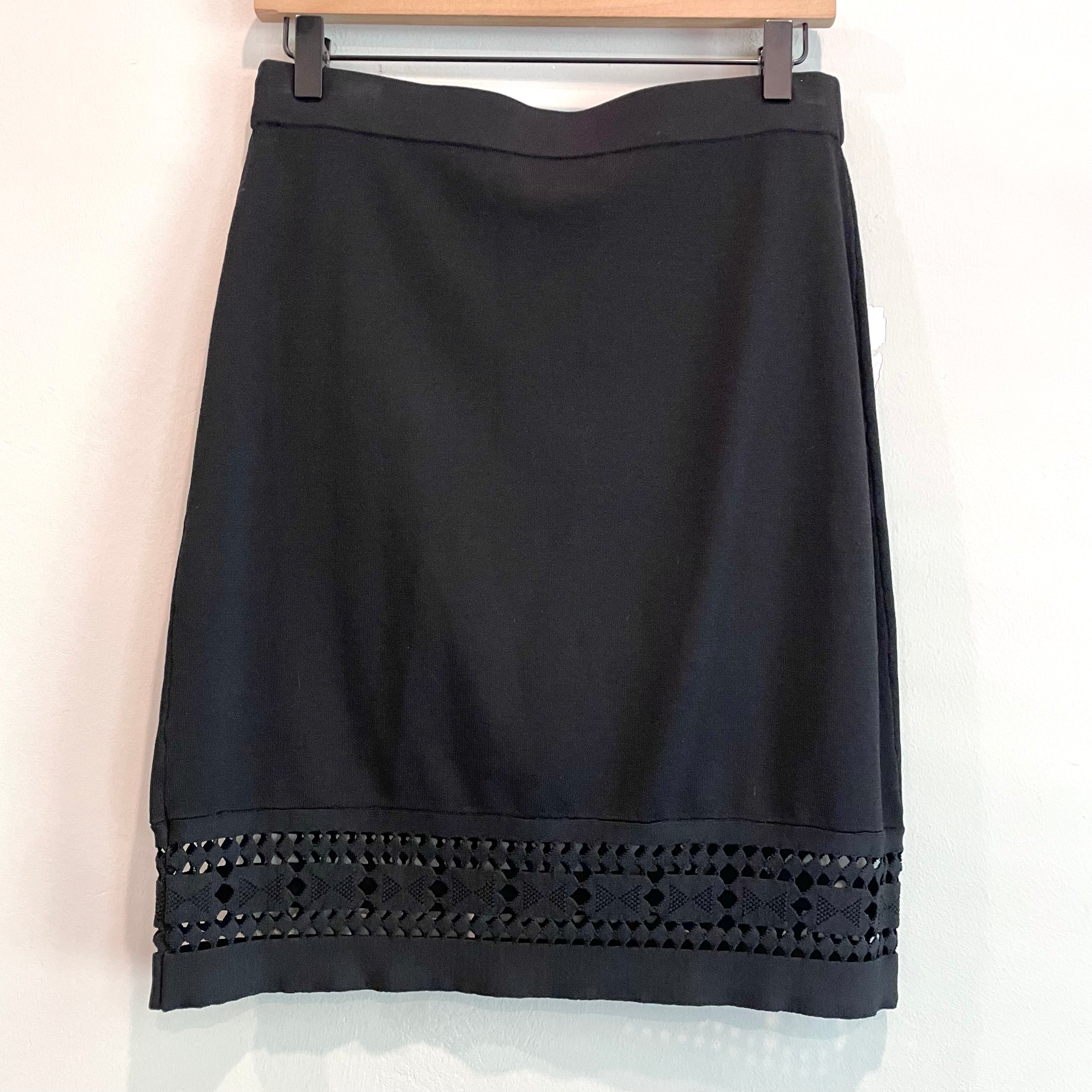 Cut Out Hem Knit Skirt