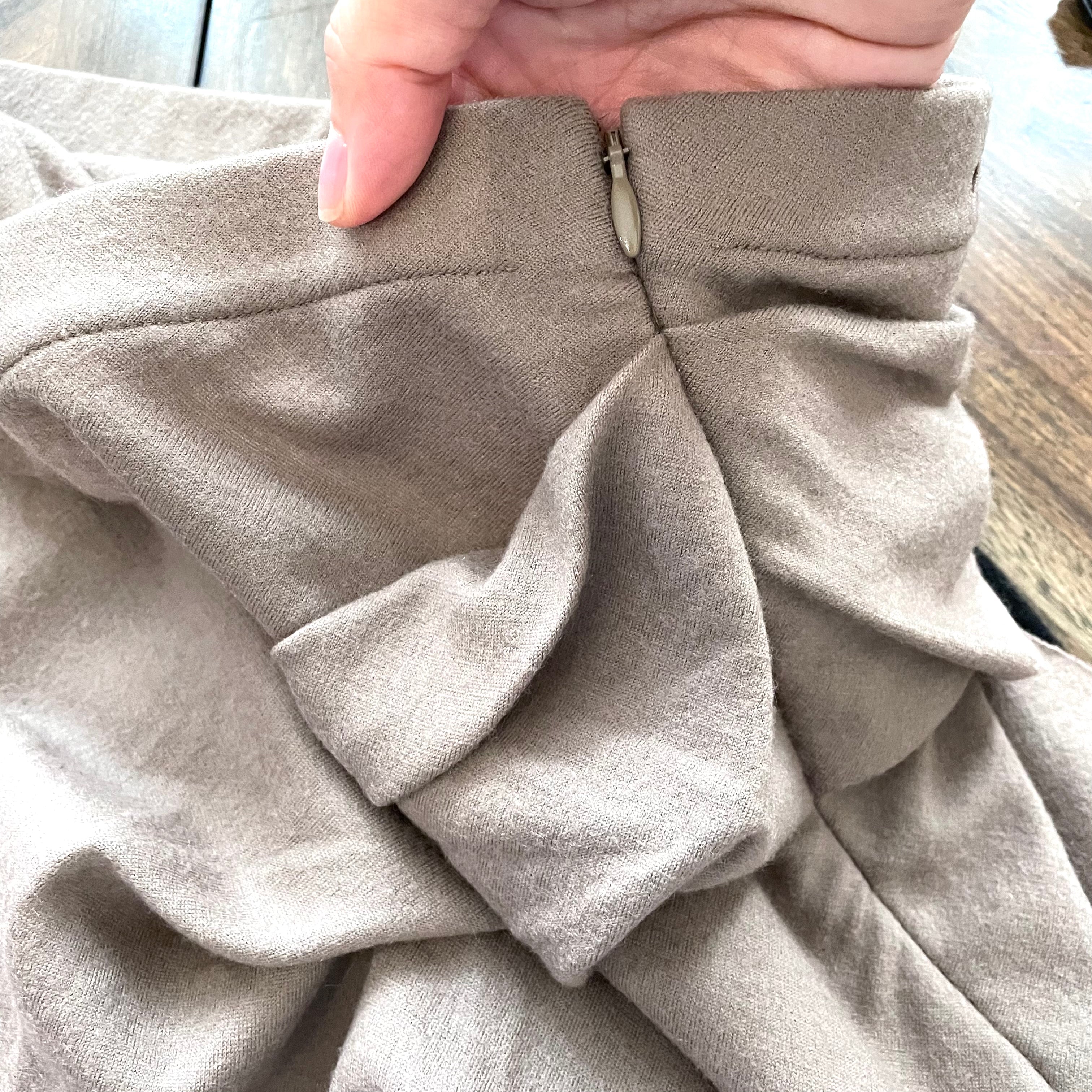 Wool Side Tuck Skirt