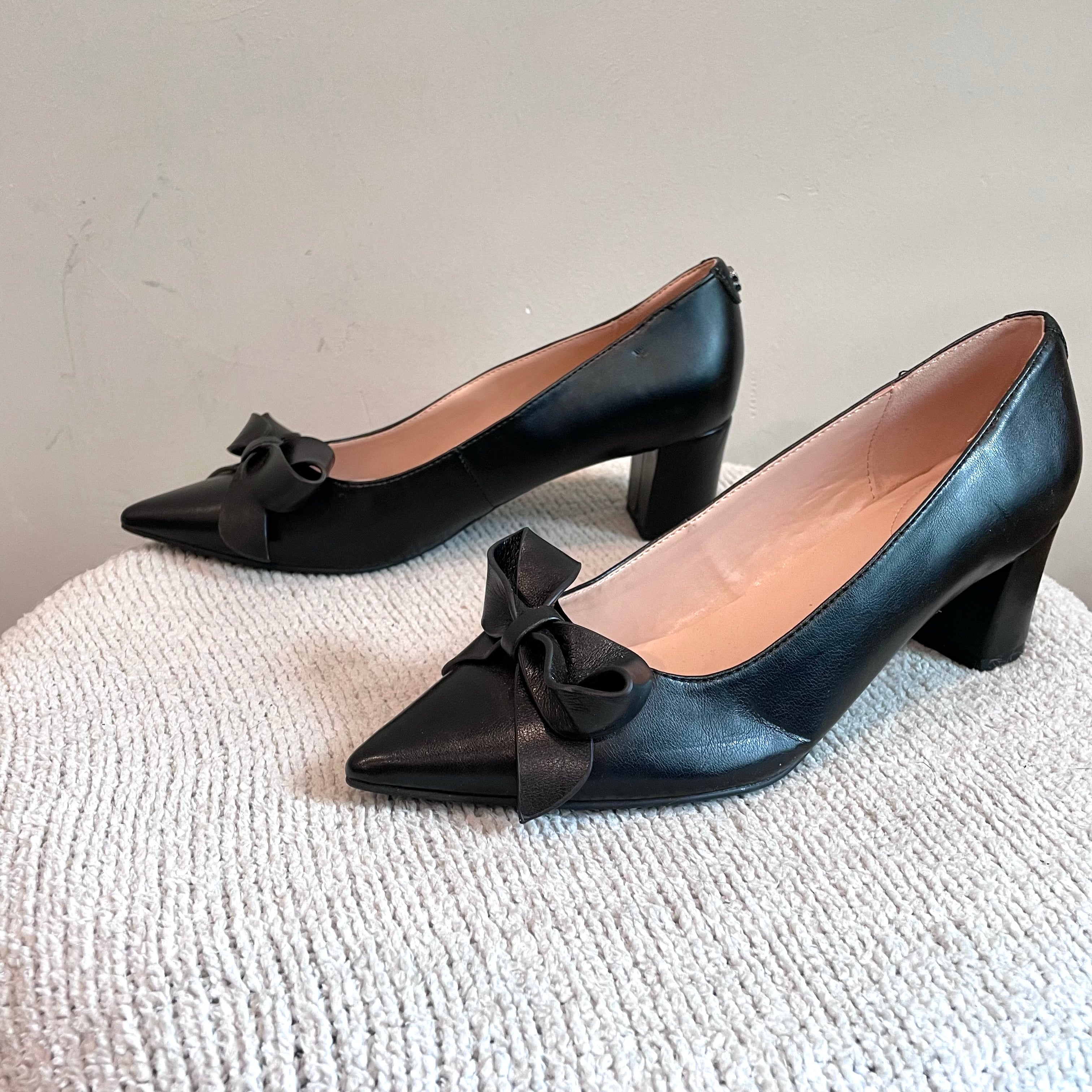 Pointed Toe Bow Pumps