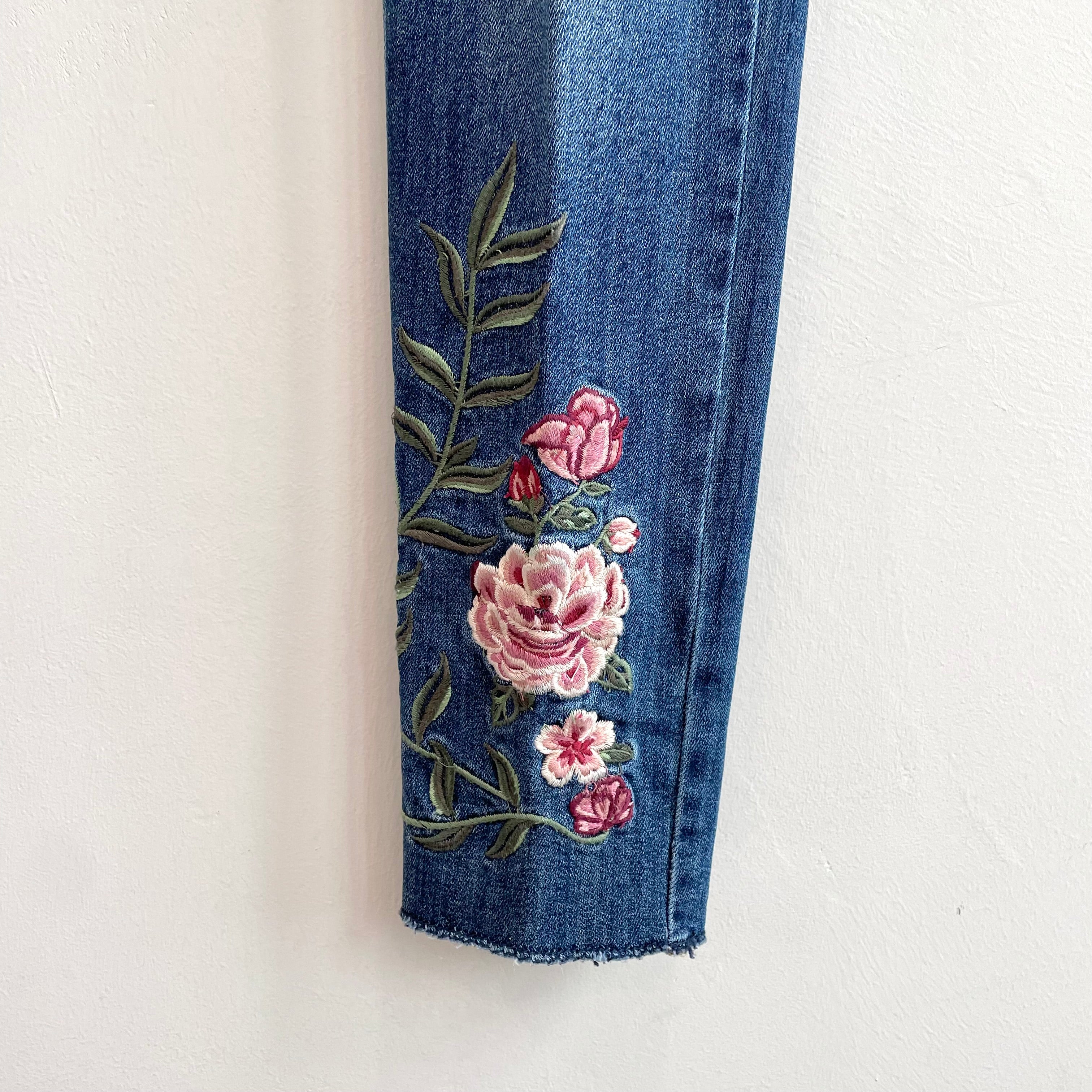 Floral Embroidered Skinny Jeans