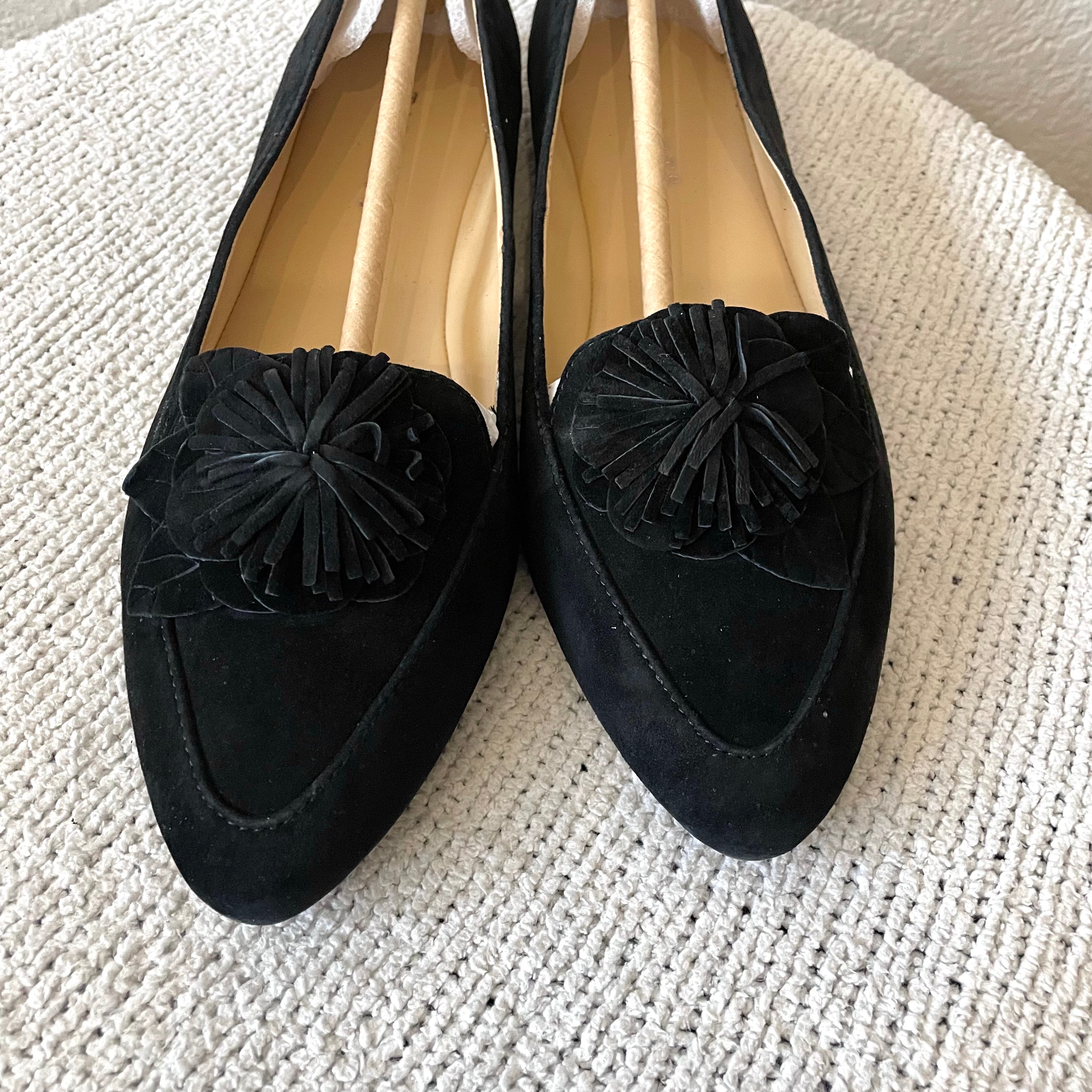 3D Flower Suede Loafers