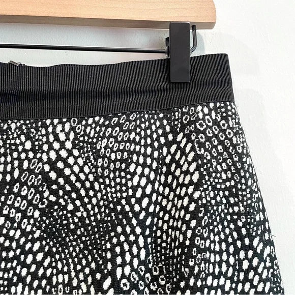 Pebble Pattern Knit Skirt