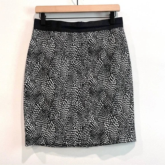 Pebble Pattern Knit Skirt