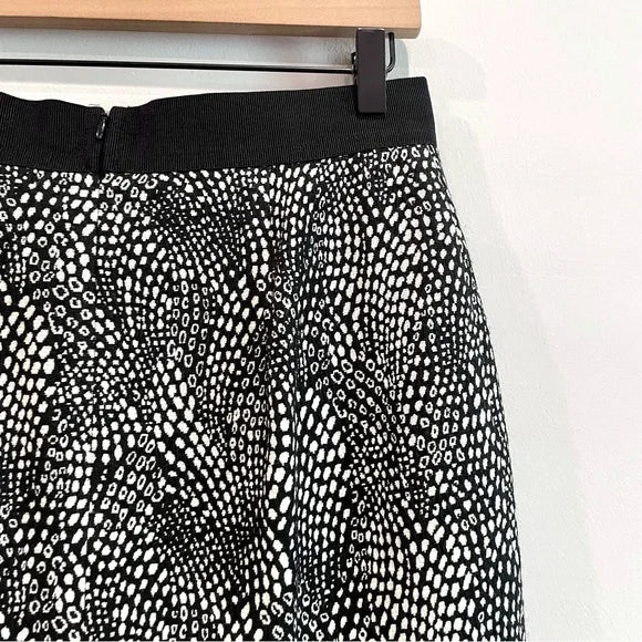 Pebble Pattern Knit Skirt