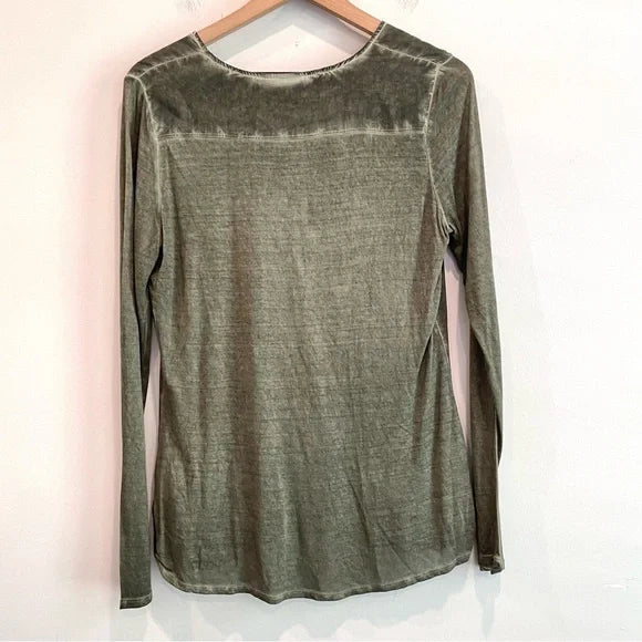 Long Sleeve V-Neck Top