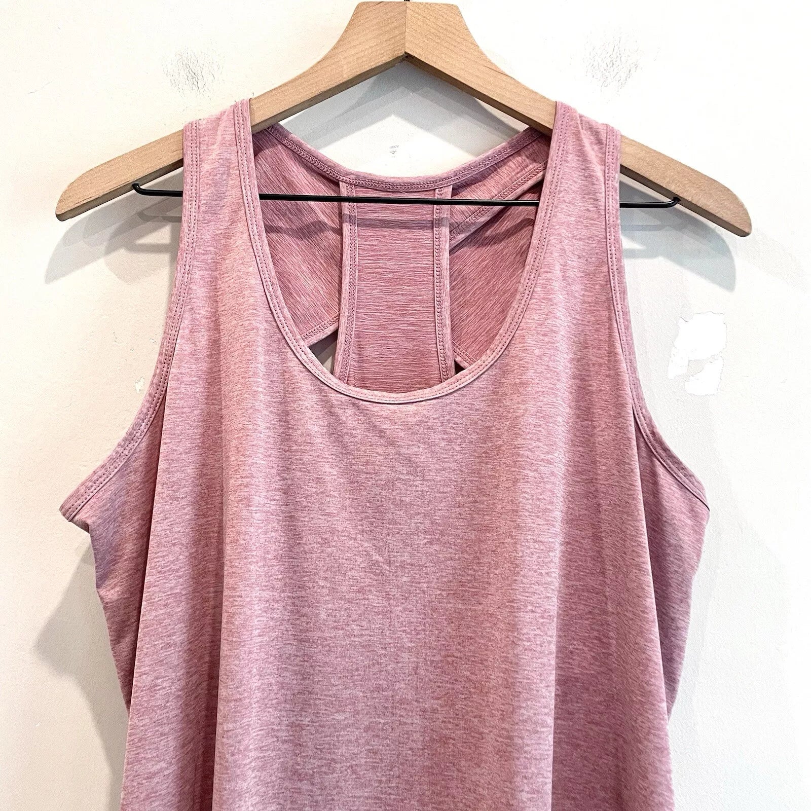 Athletic Keyhole Back Tank Top