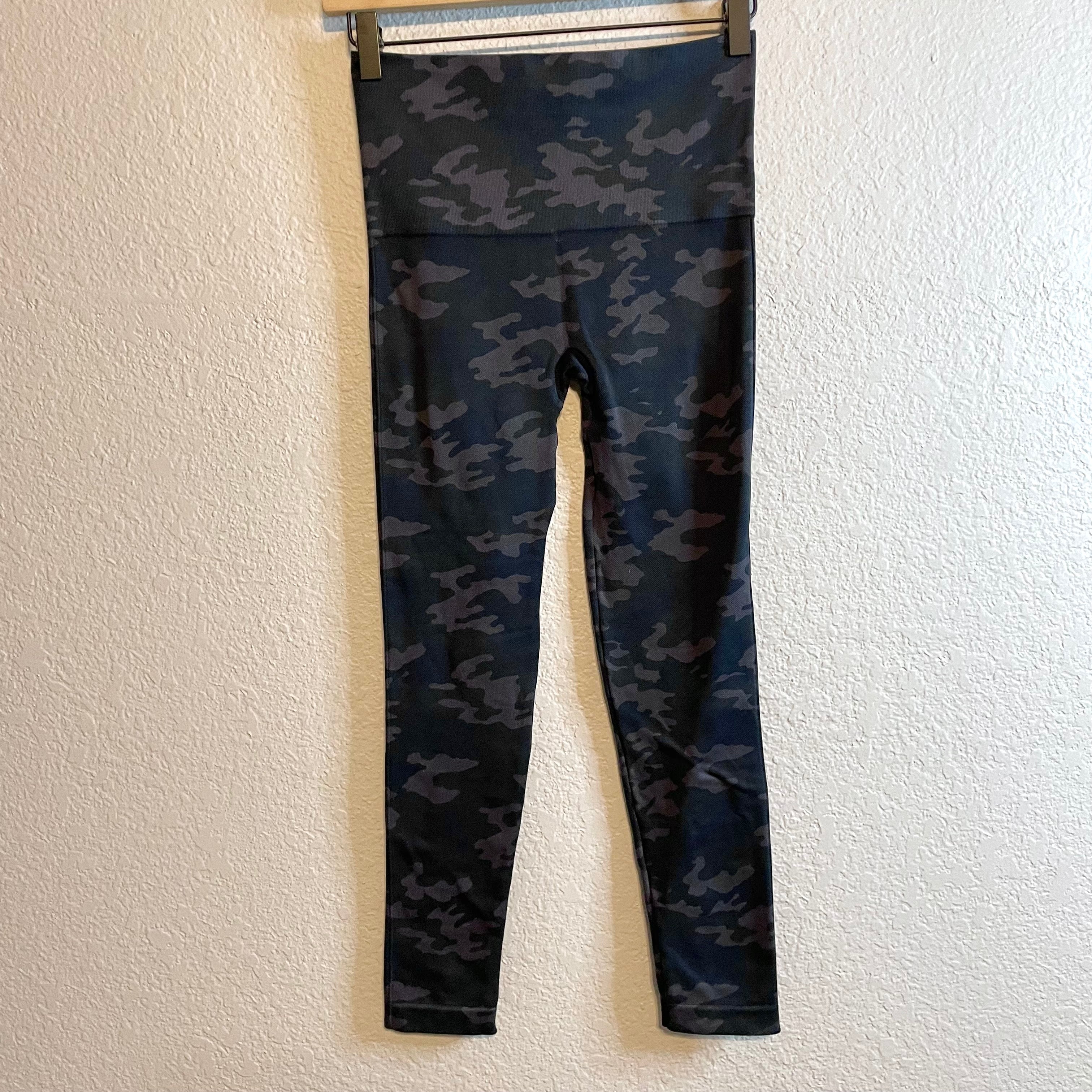 Seamless Camo Leggings