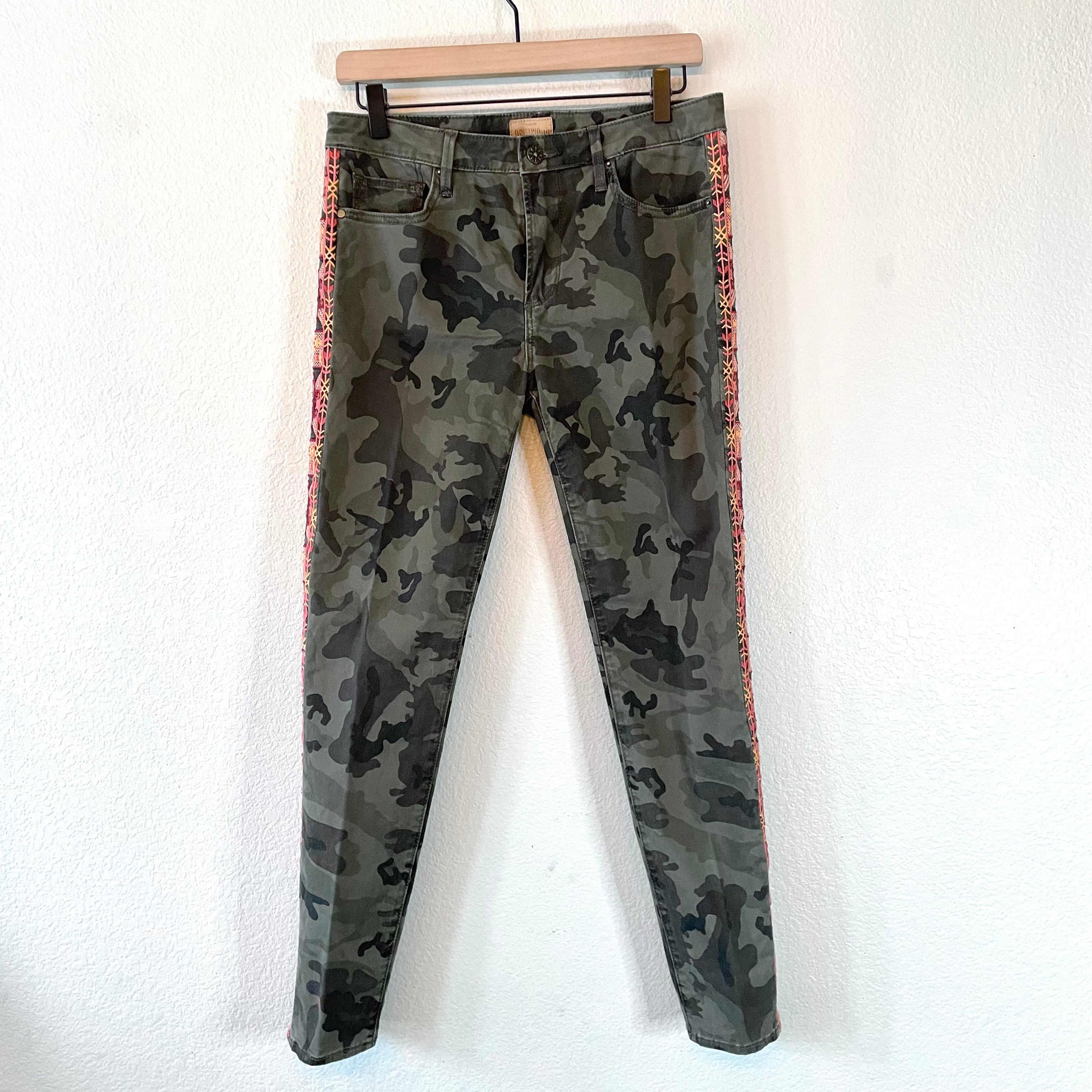 Camo Embroidered Skinny Pants