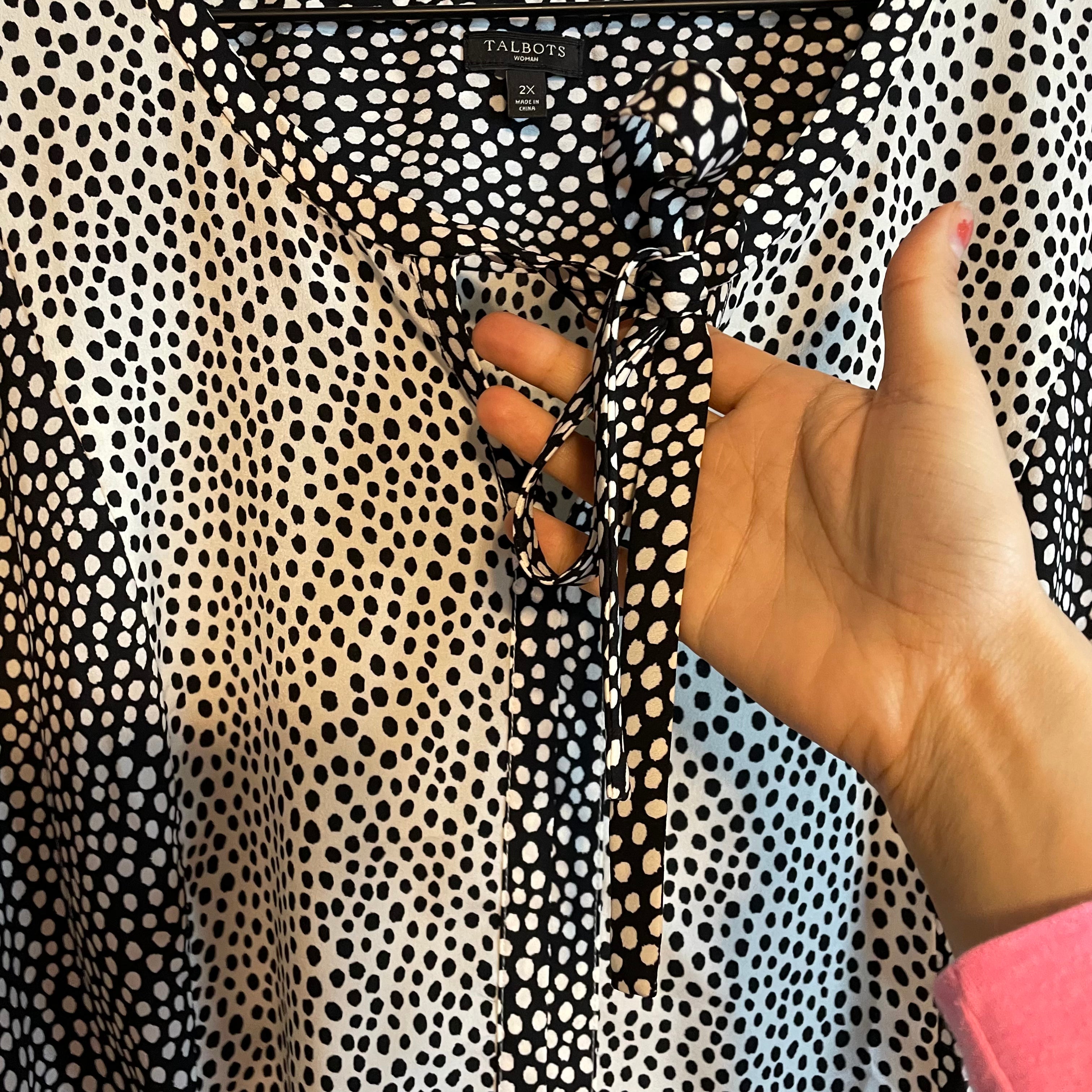 Dotted Sleeveless Blouse