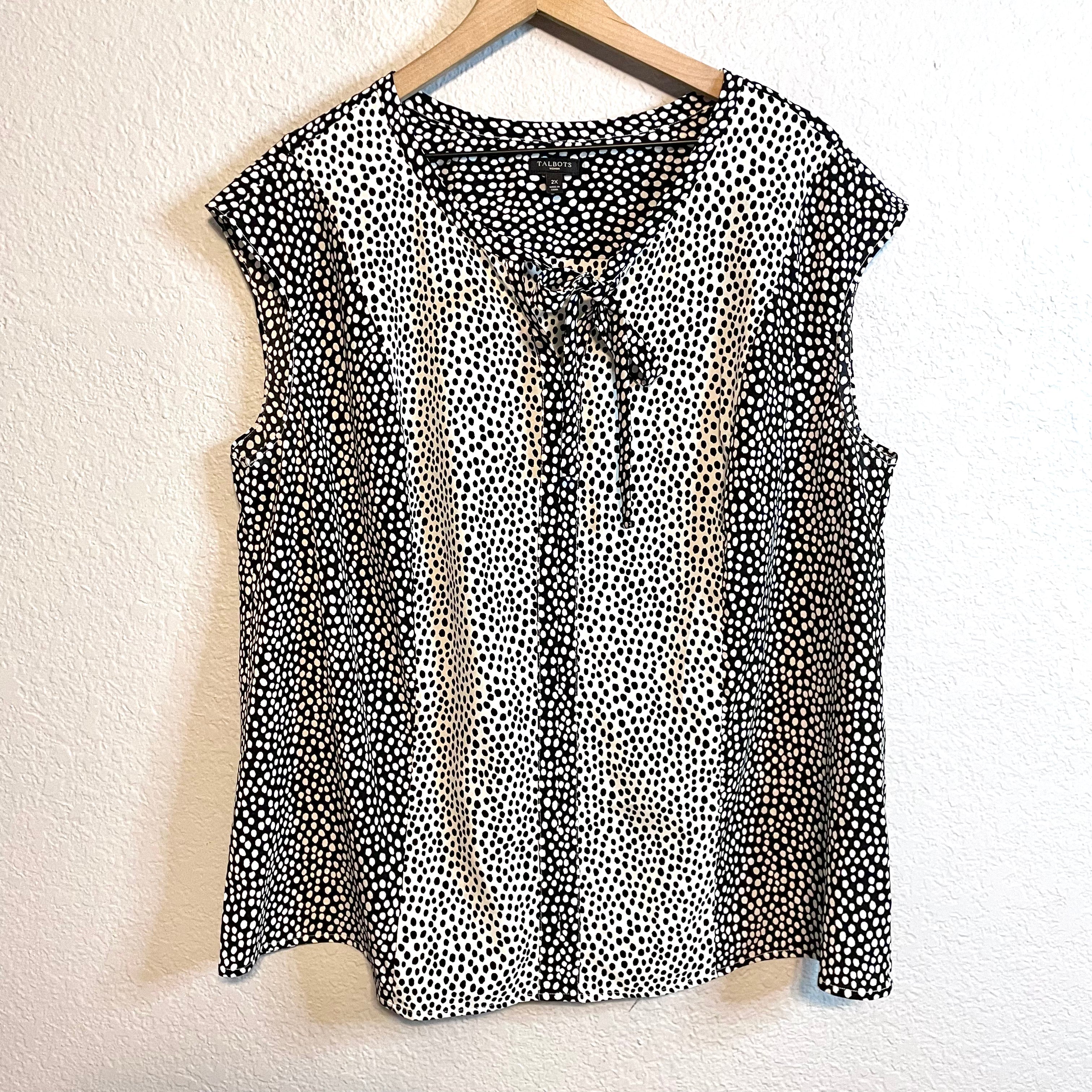 Dotted Sleeveless Blouse