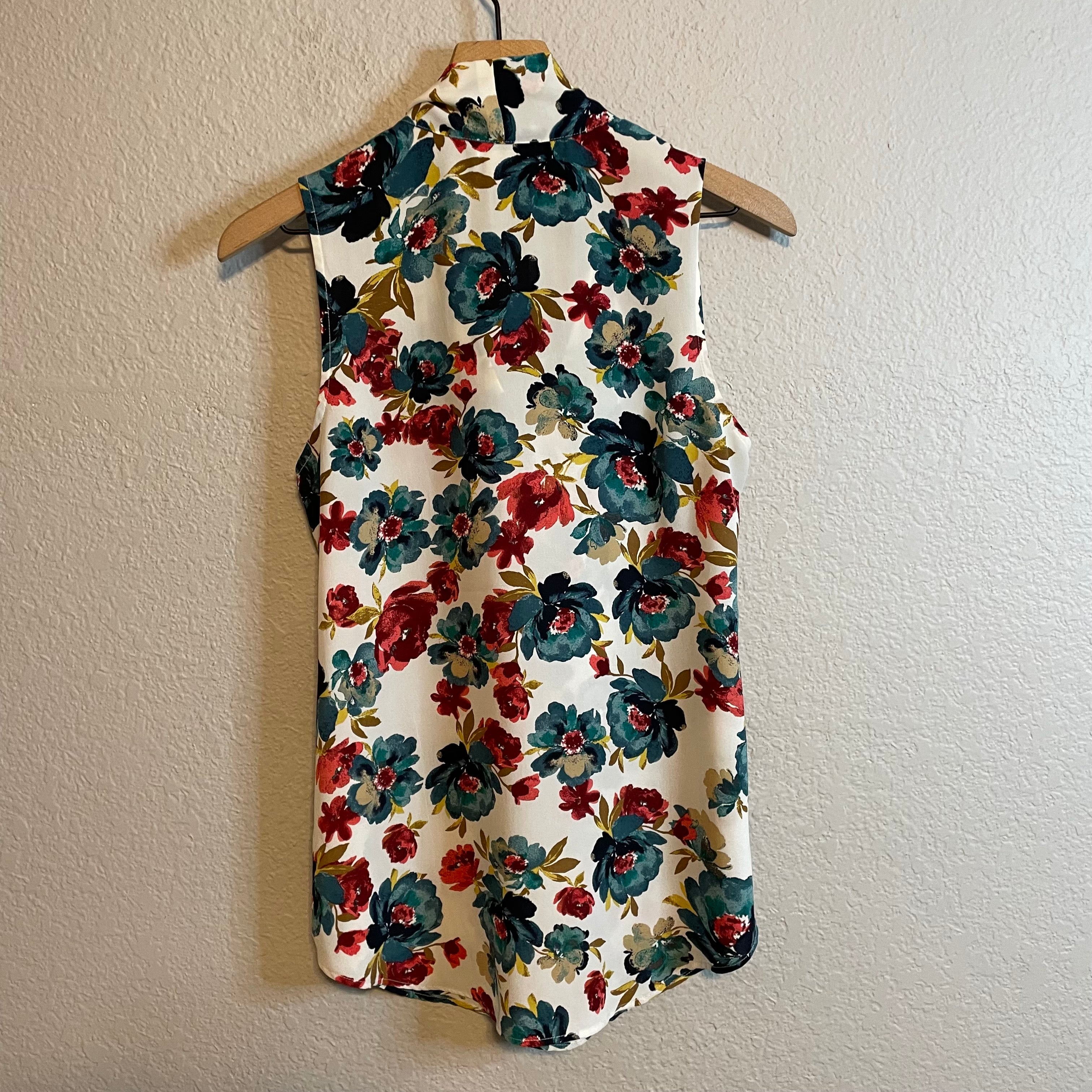 Floral Sleeveless Blouse