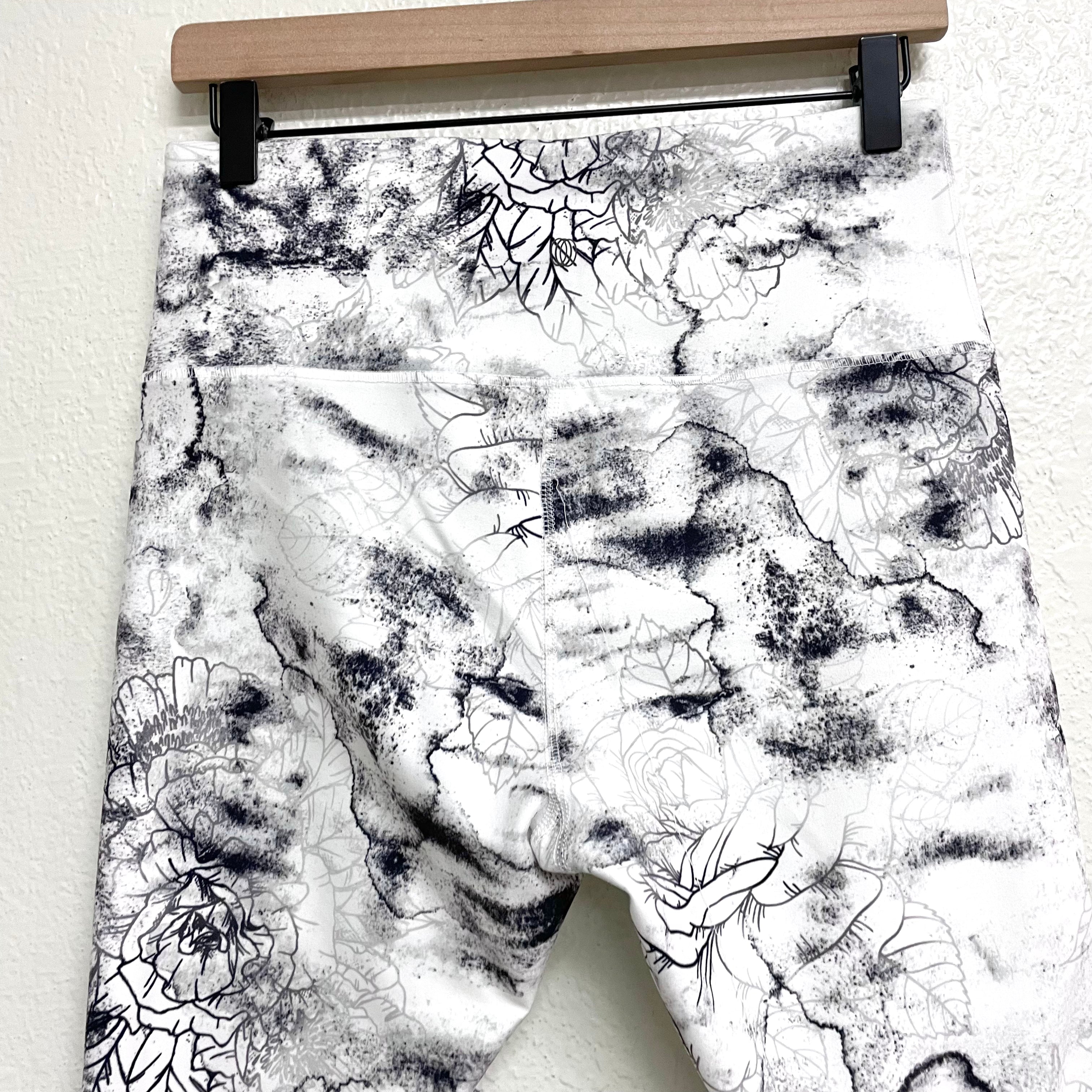 Abstract Capri Leggings