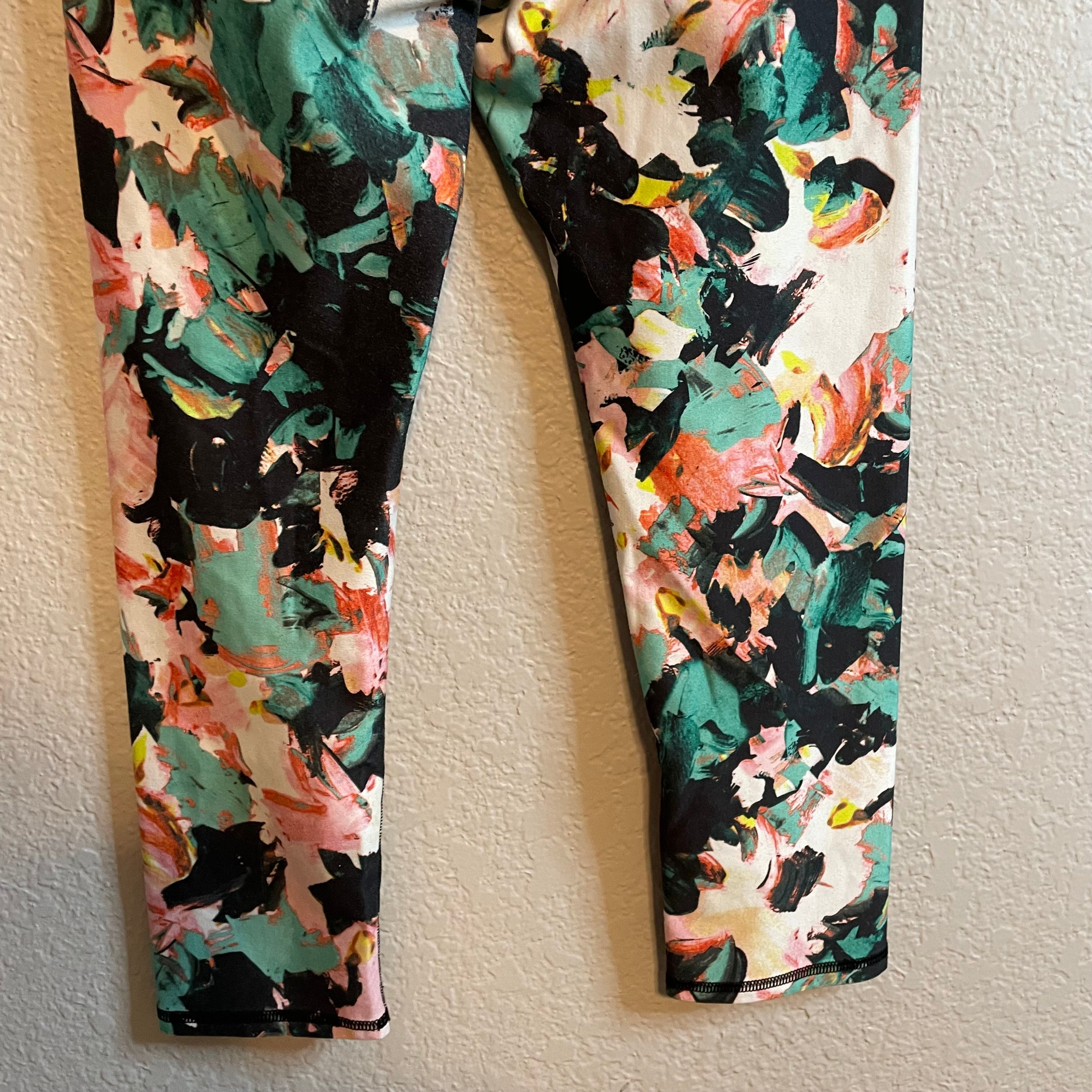 Abstract Cropped Leggings