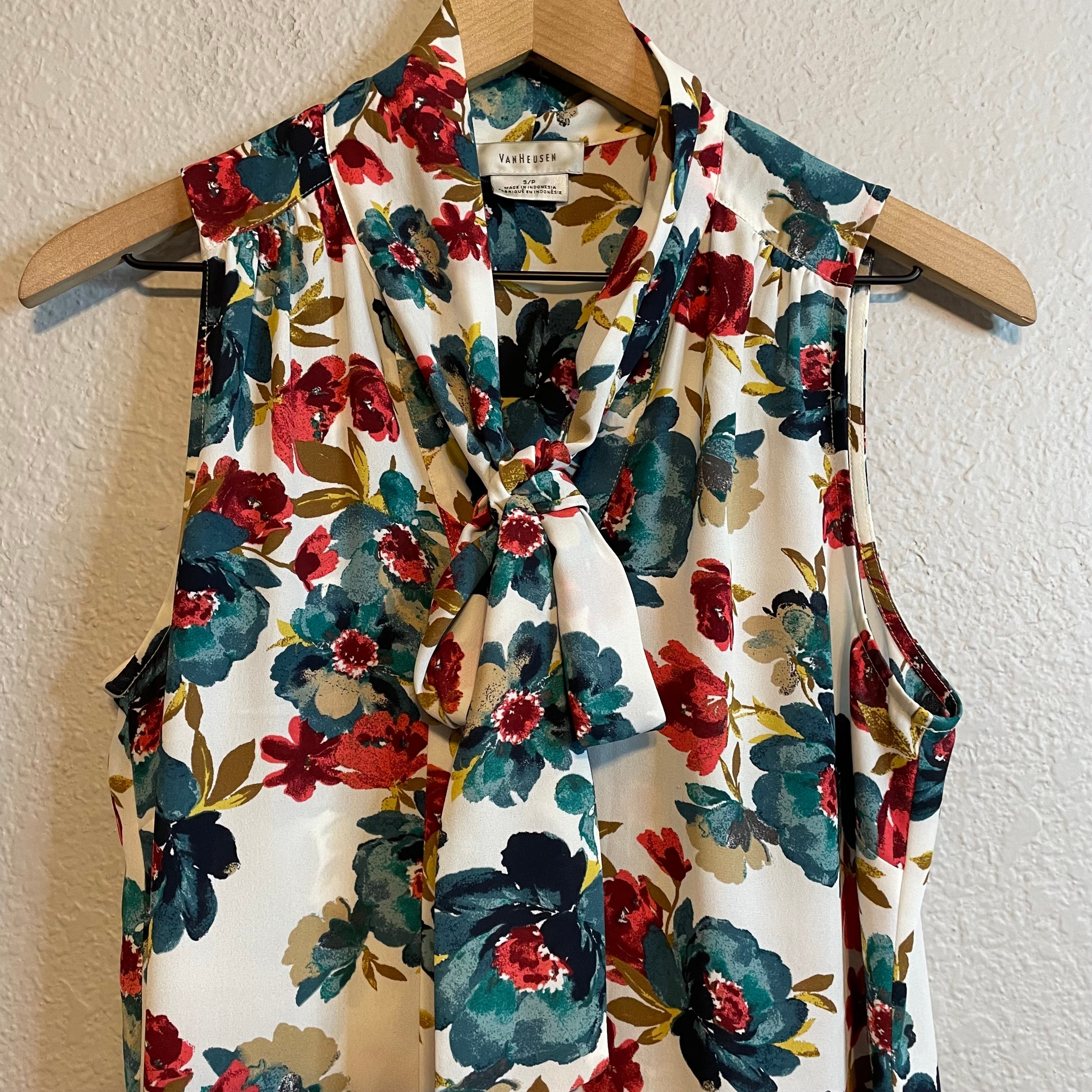 Floral Sleeveless Blouse