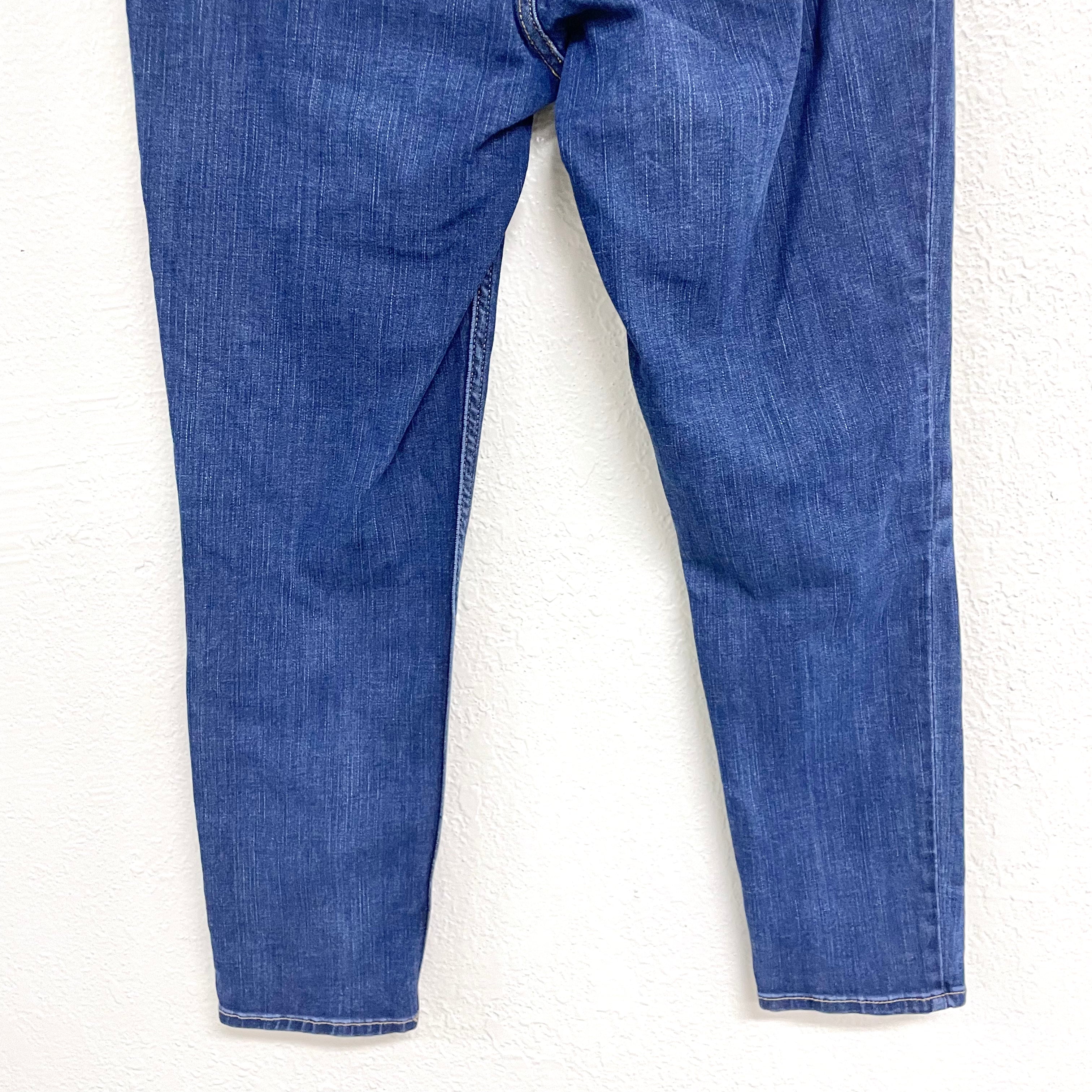 Mid Rise Crop Jeans