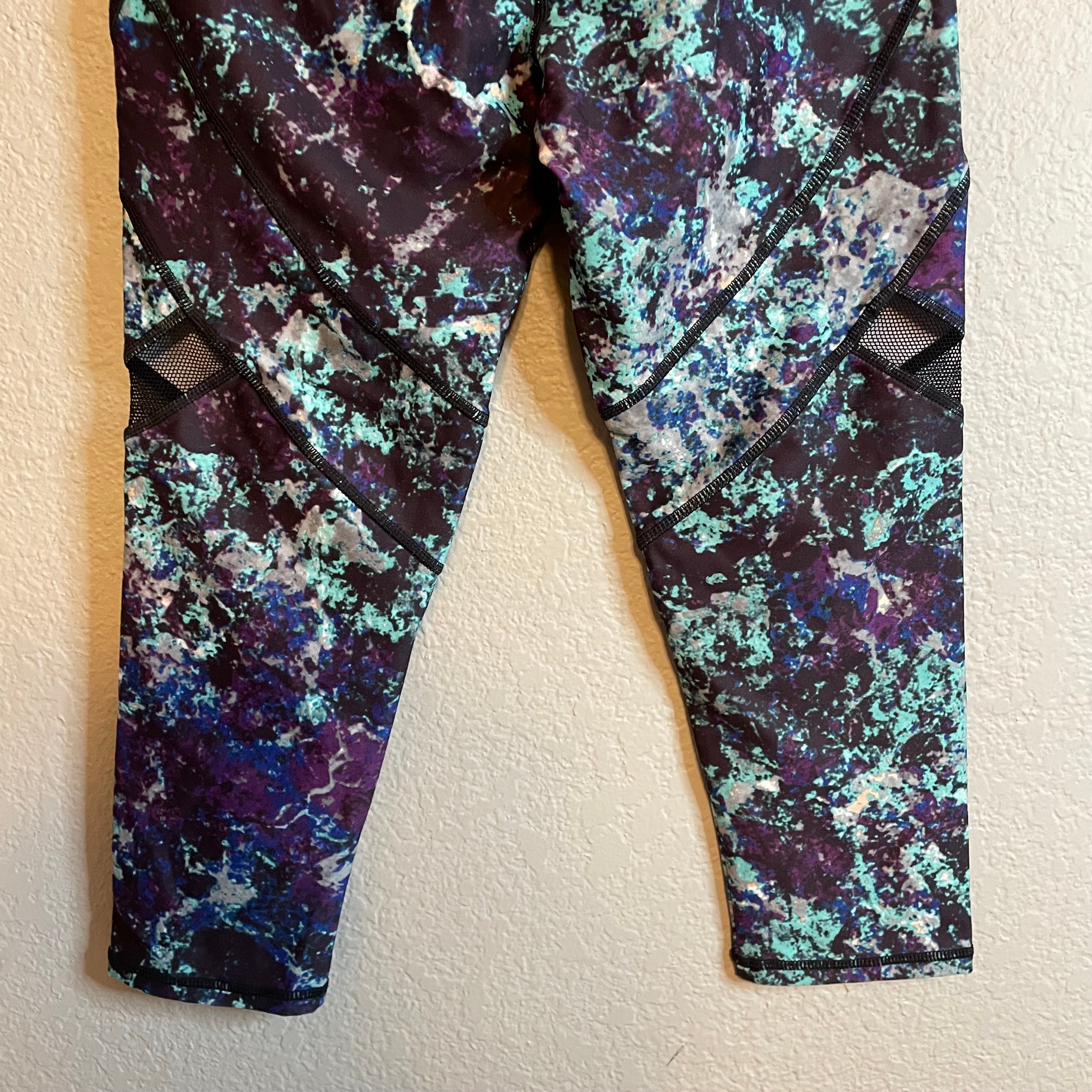 Abstract Cropped Leggings