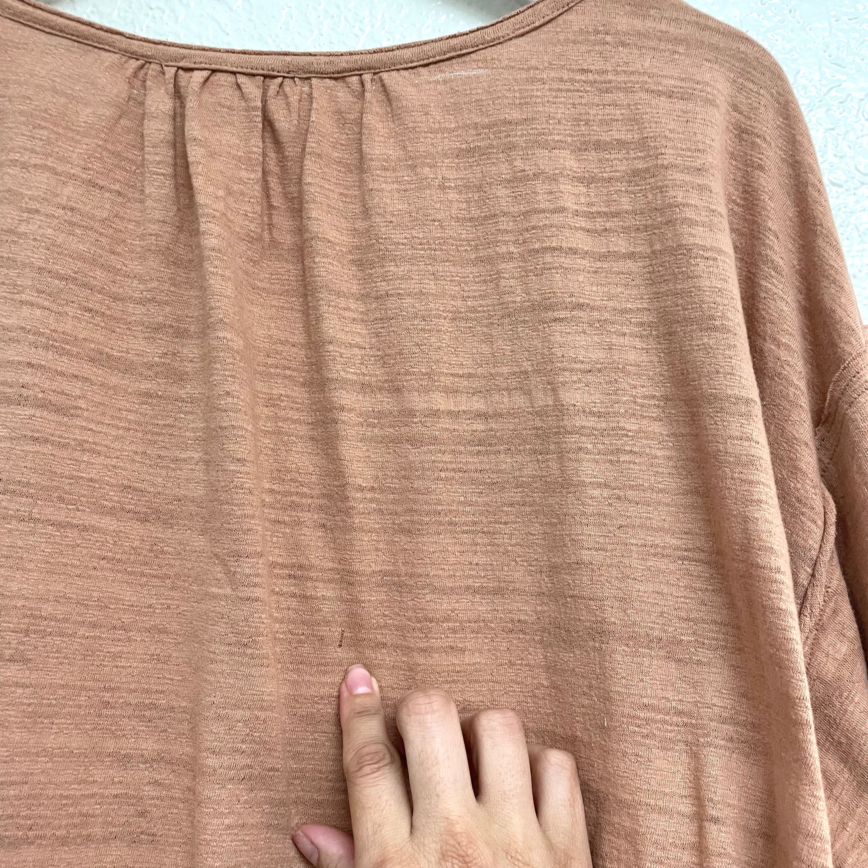 Keyhole Long Sleeve Top