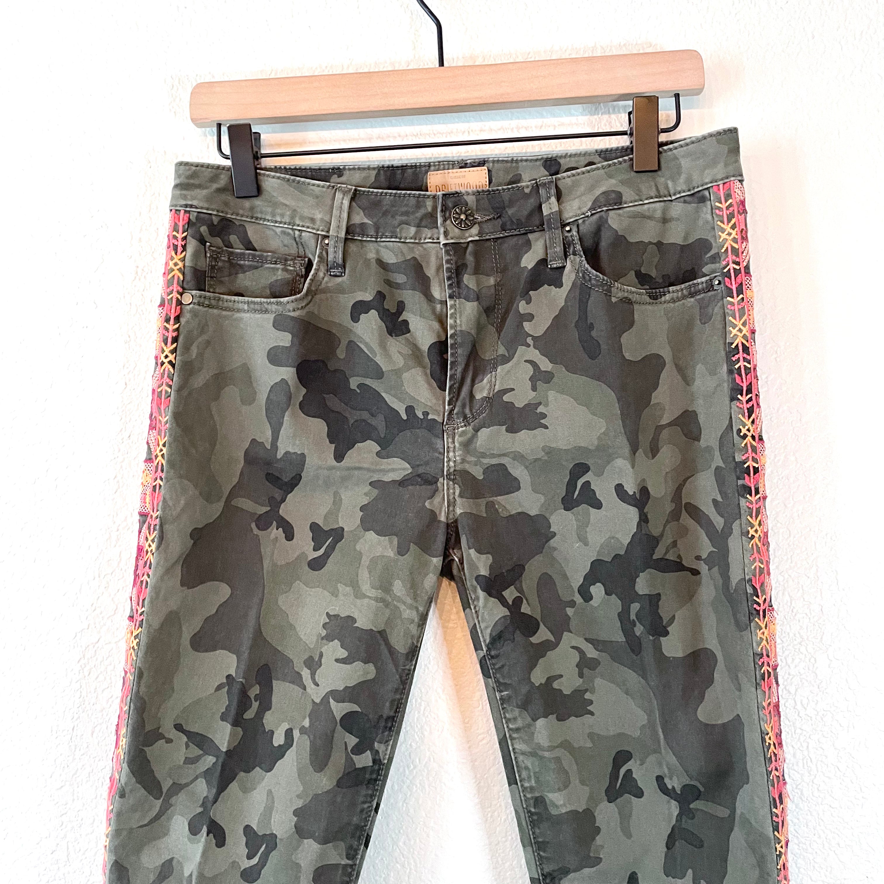 Camo Embroidered Skinny Pants