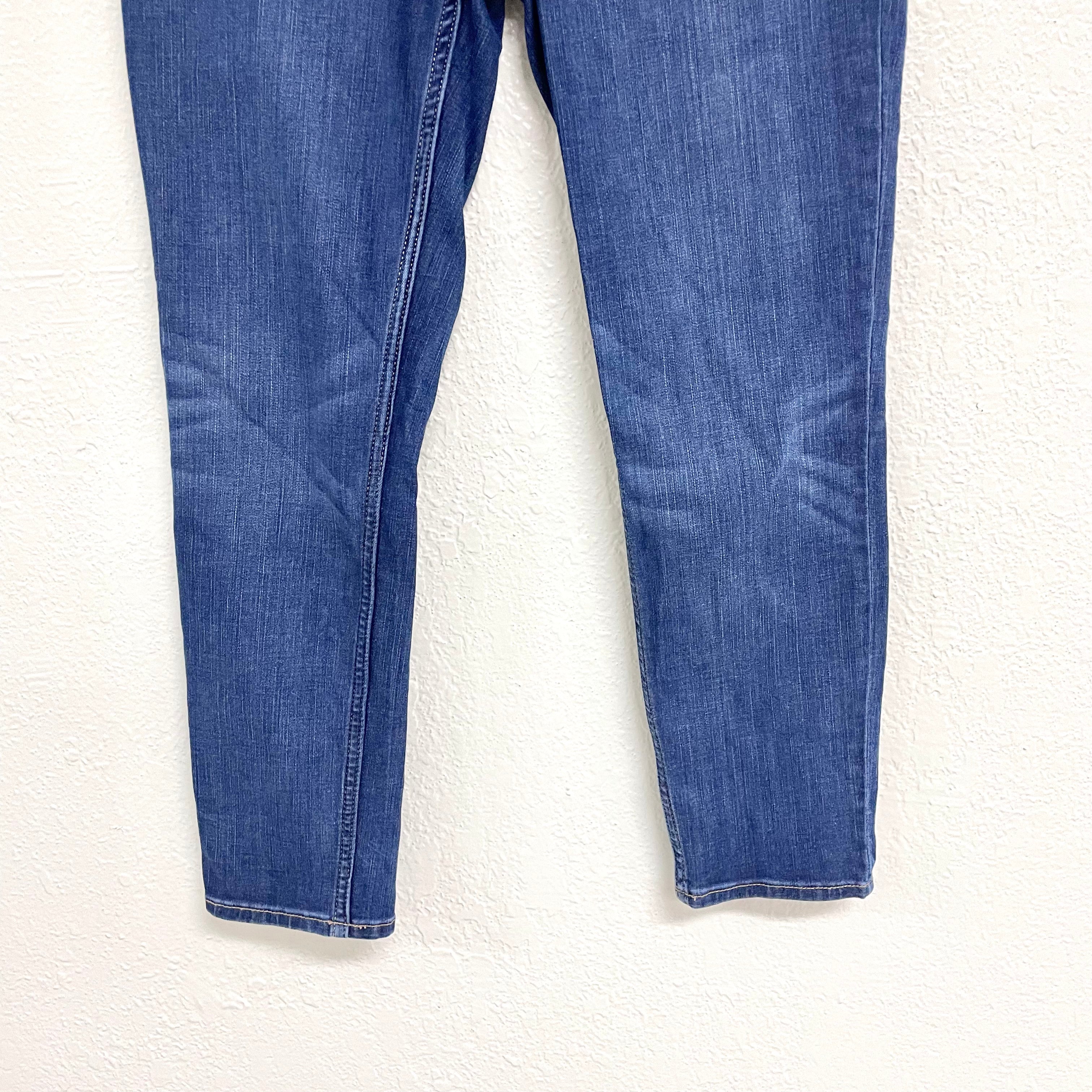 Mid Rise Crop Jeans