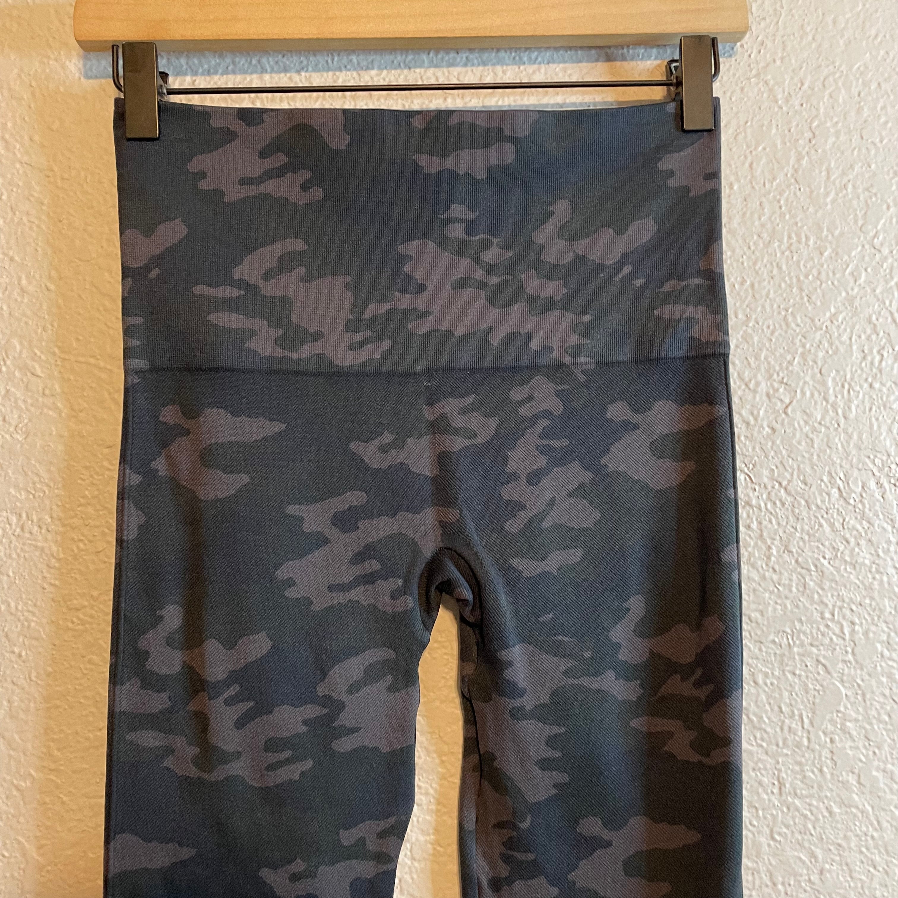 Seamless Camo Leggings