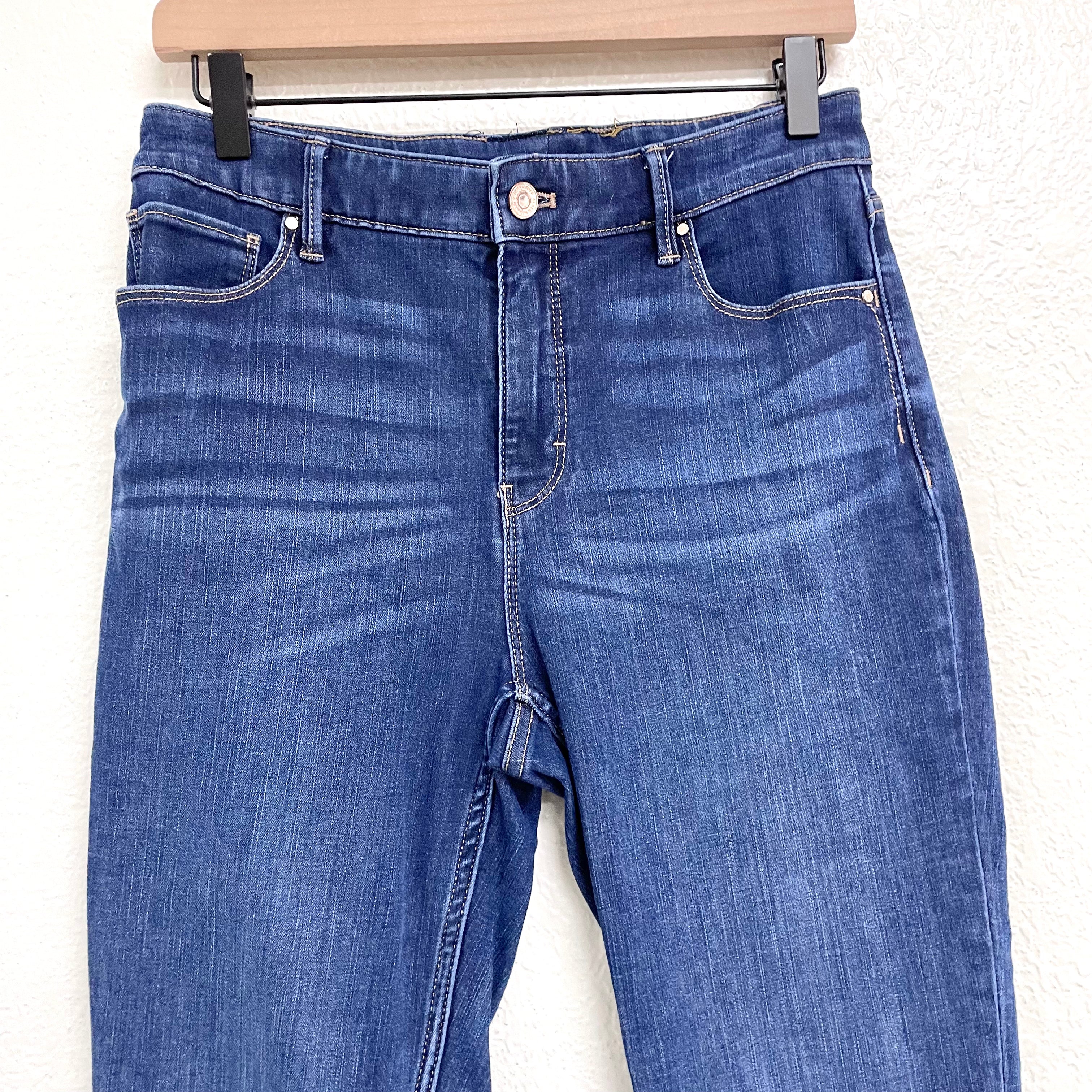 Mid Rise Crop Jeans