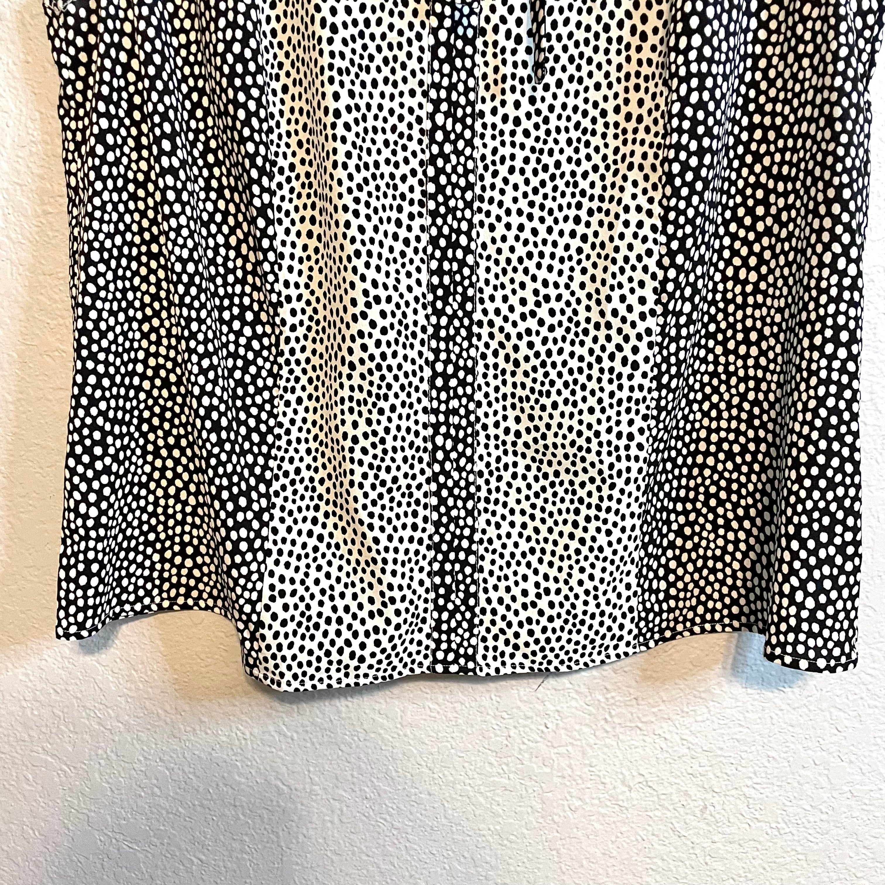 Dotted Sleeveless Blouse