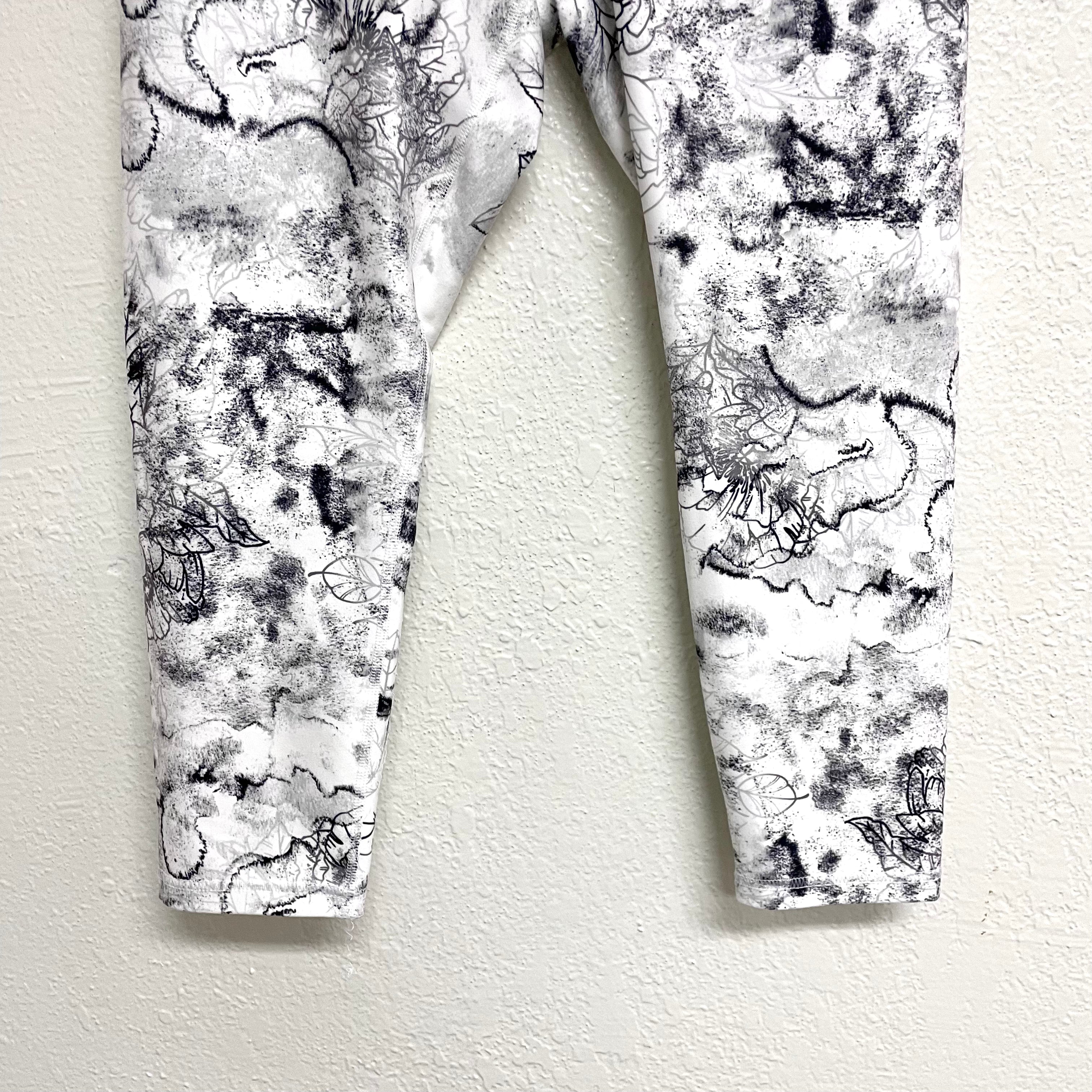 Abstract Capri Leggings