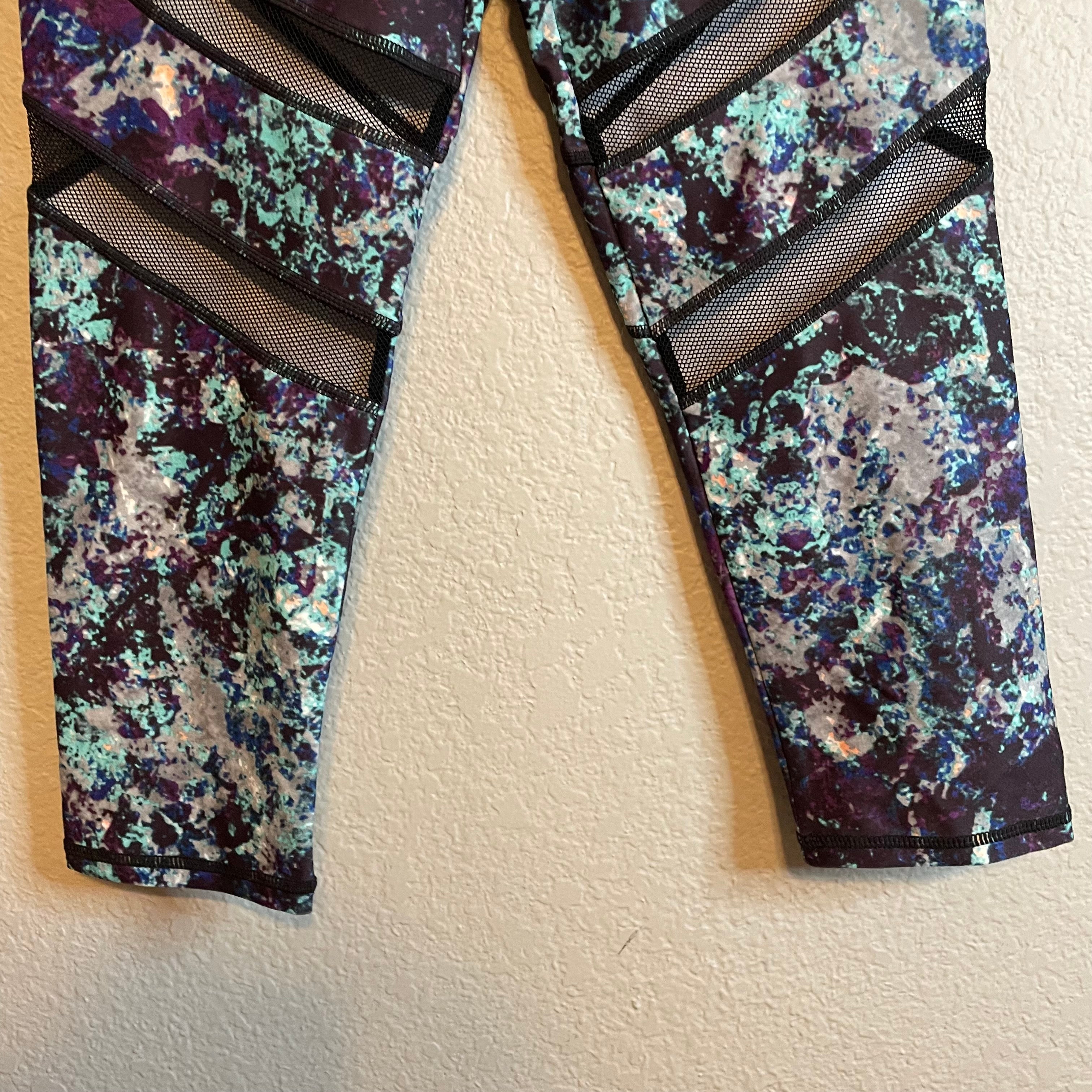 Abstract Cropped Leggings