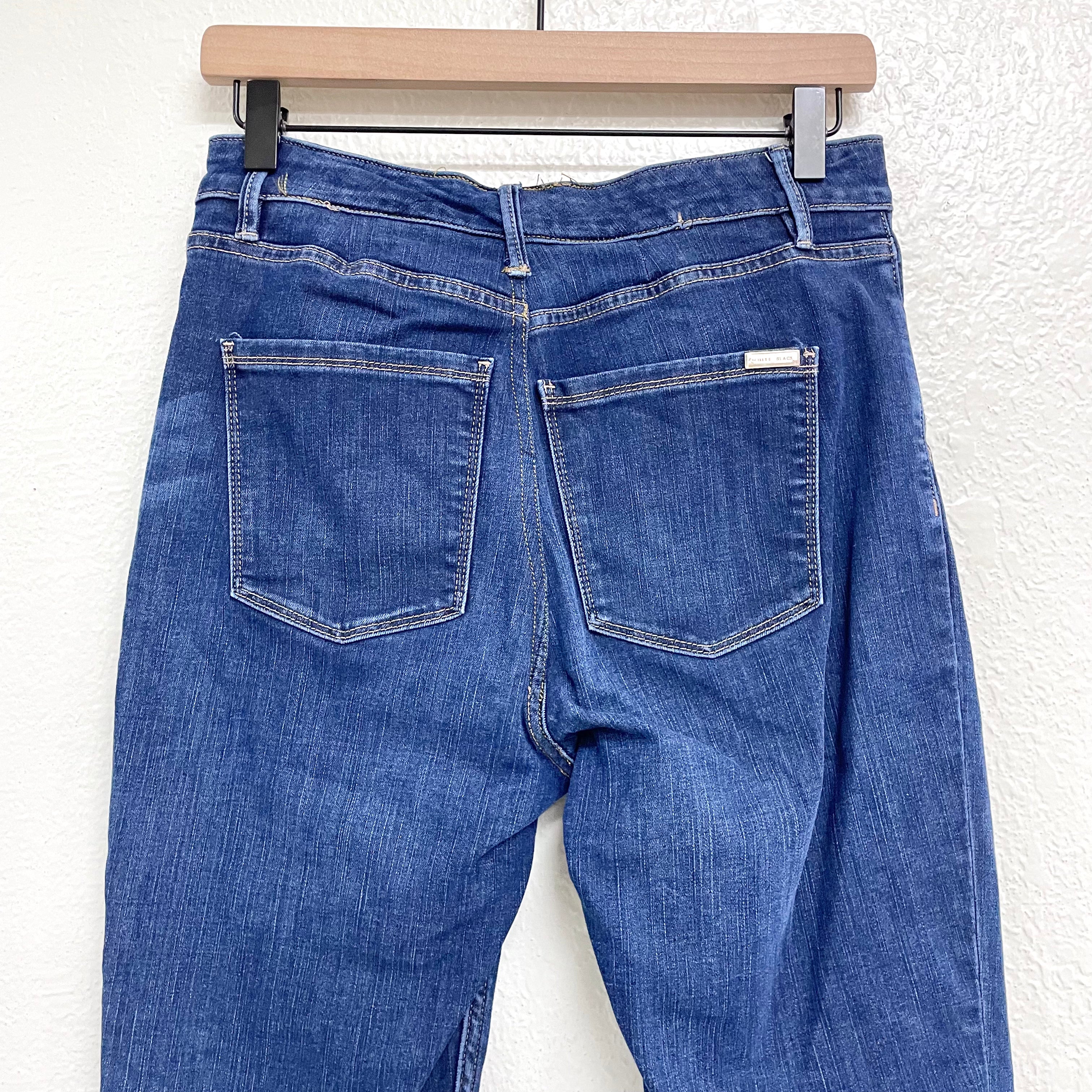 Mid Rise Crop Jeans