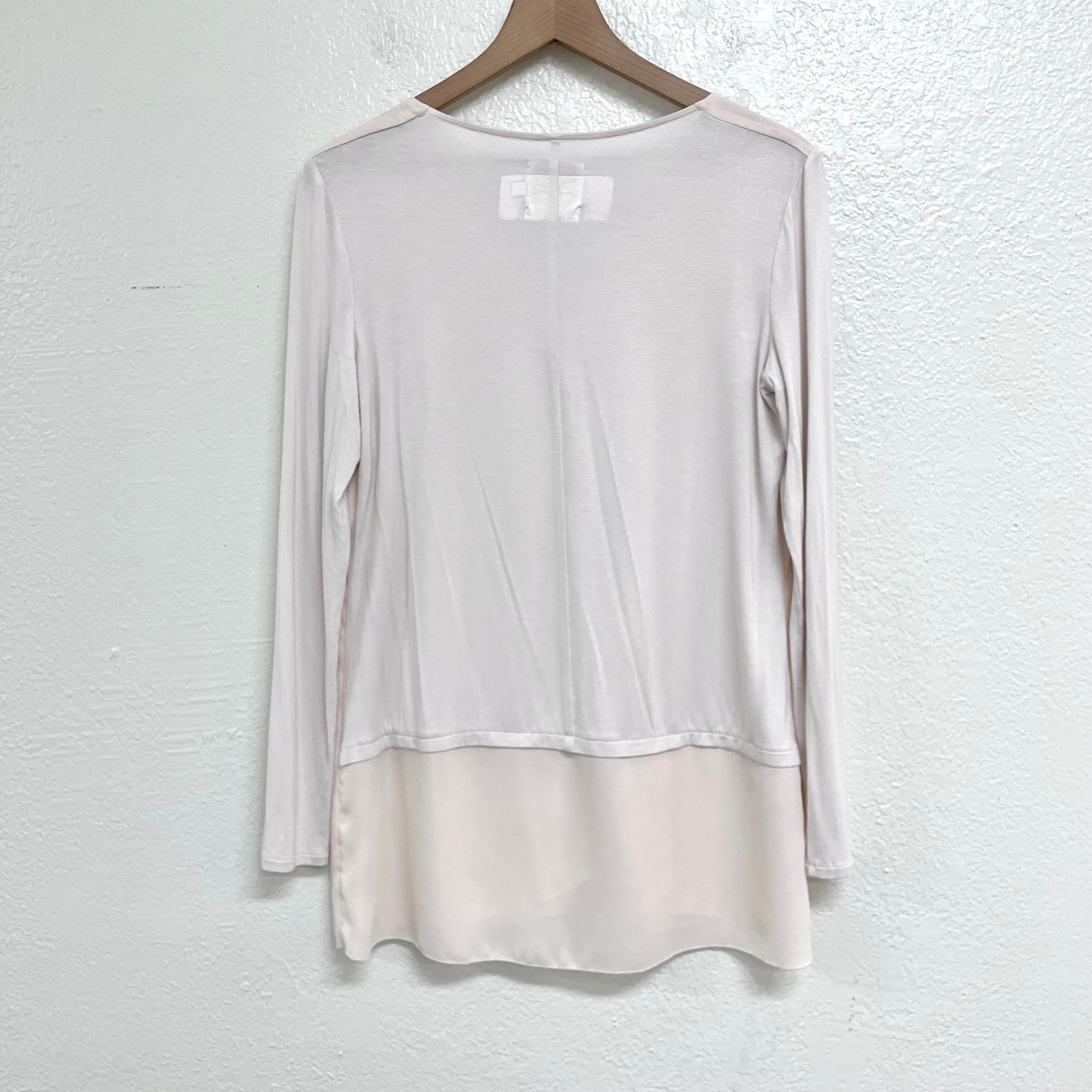 Front Seam V-Neck Top