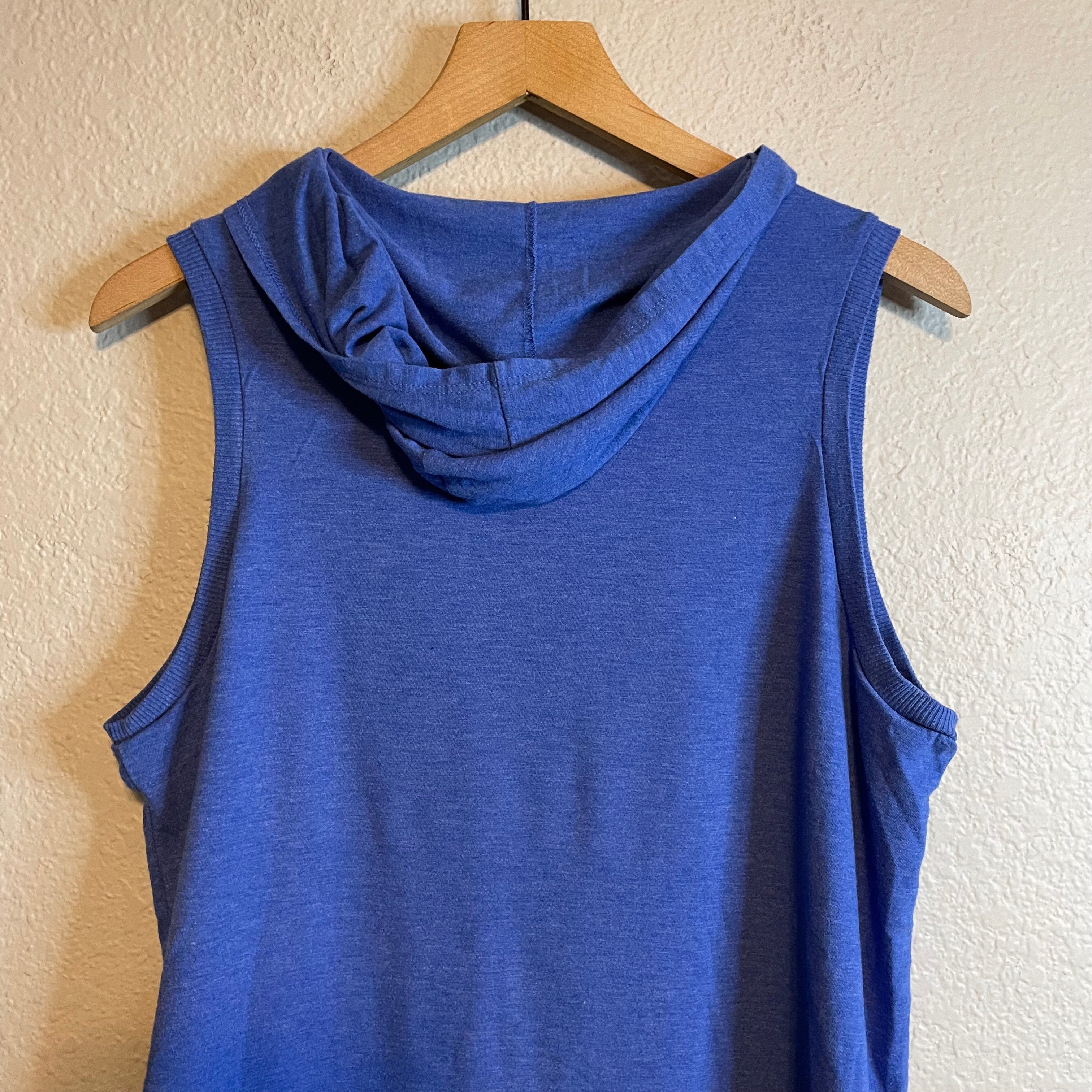 Sleeveless Hooded Top