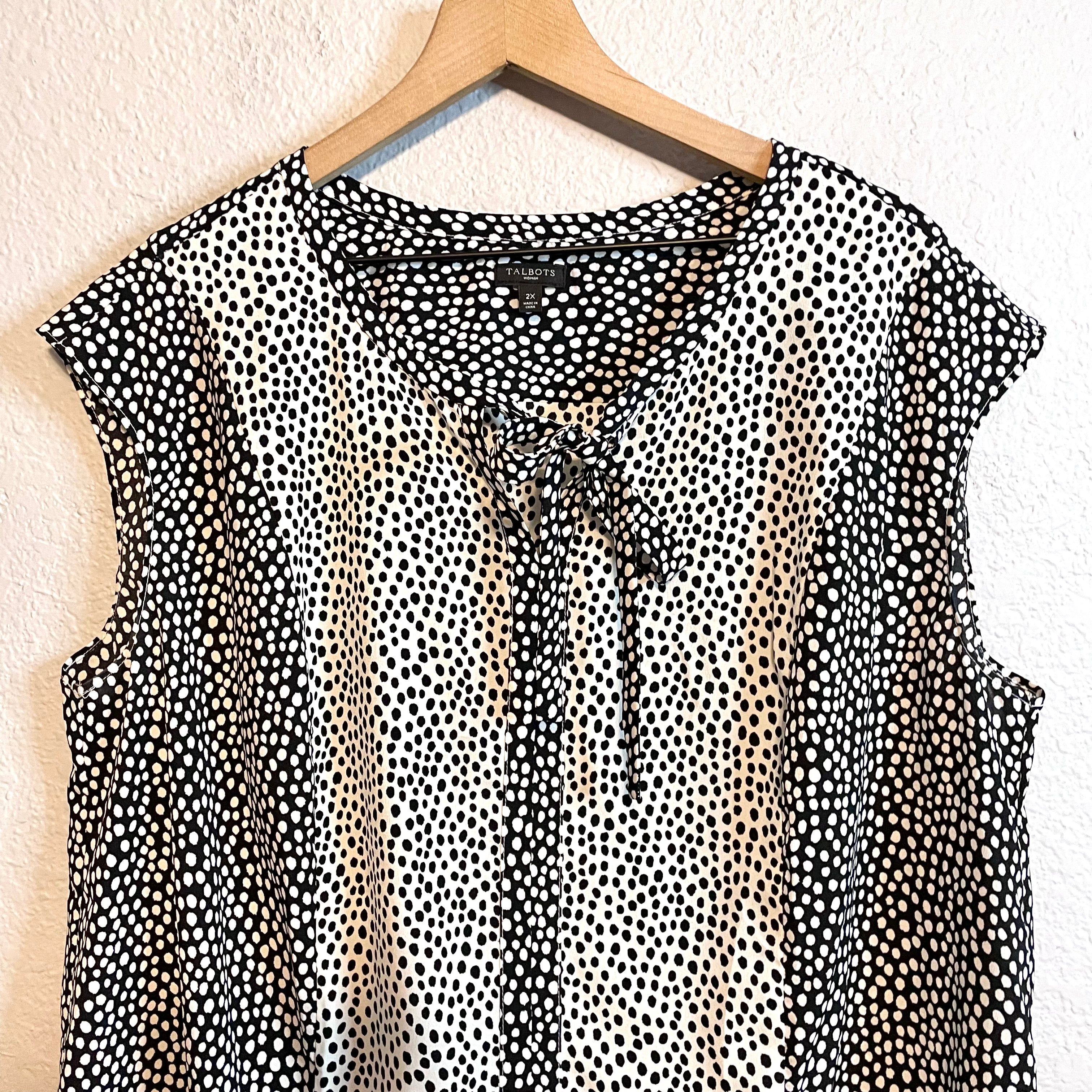 Dotted Sleeveless Blouse