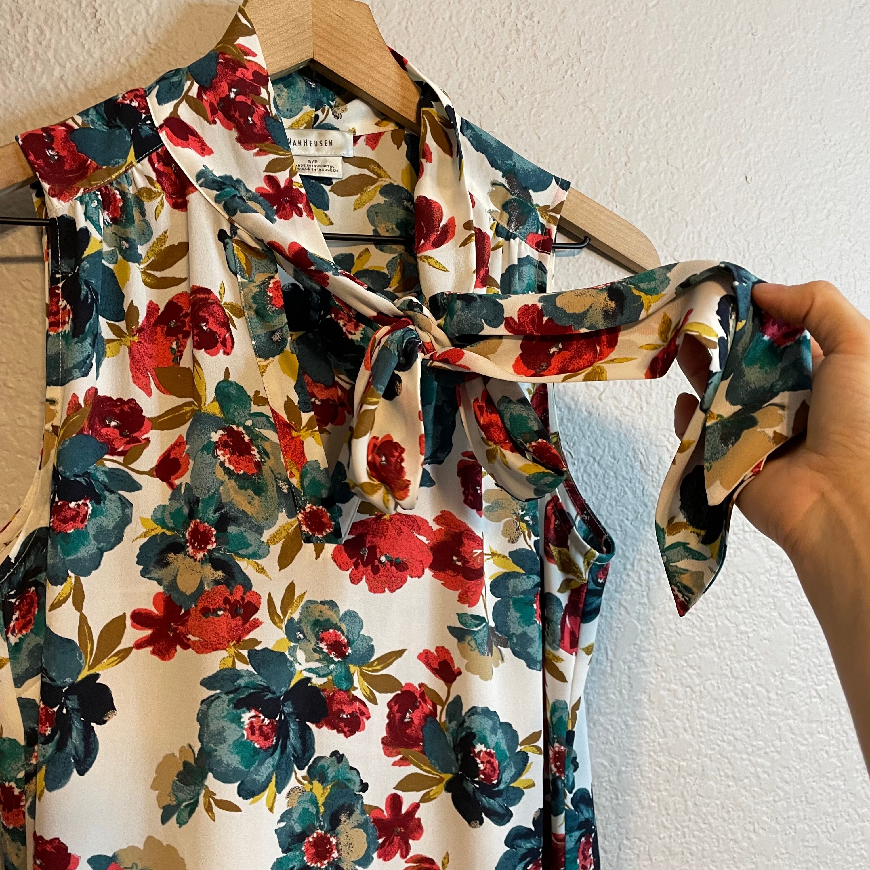 Floral Sleeveless Blouse