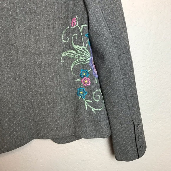 Floral Embroidered Blazer