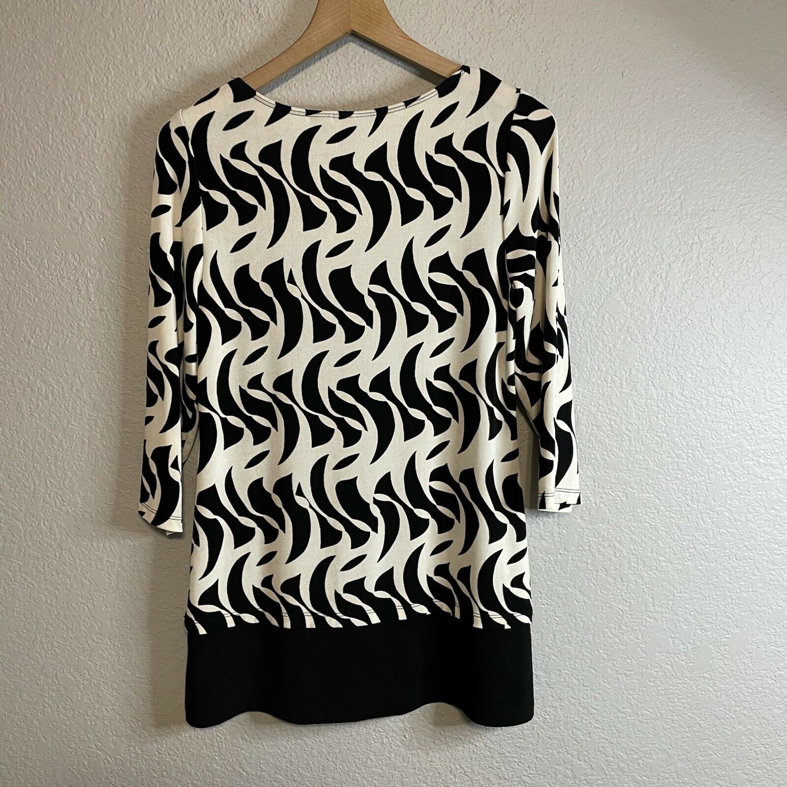 Geometric Stretch Blouse