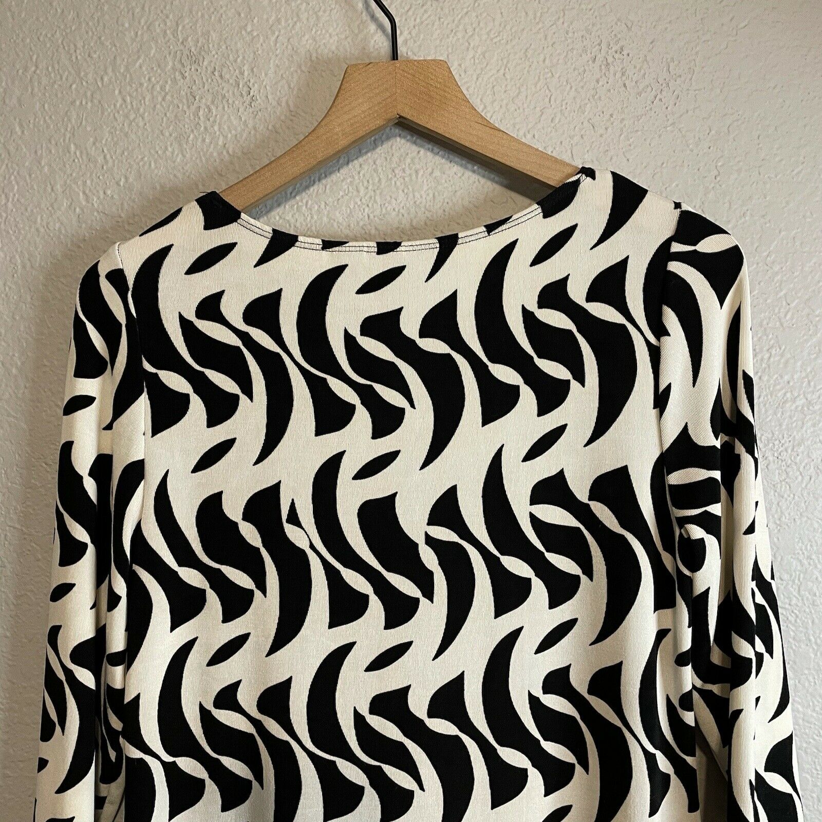 Geometric Stretch Blouse