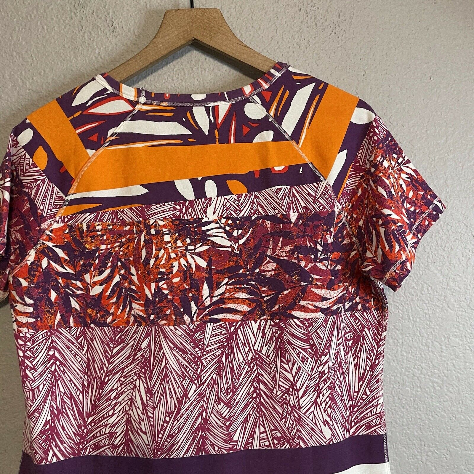 Color Block Leaf Print Tee