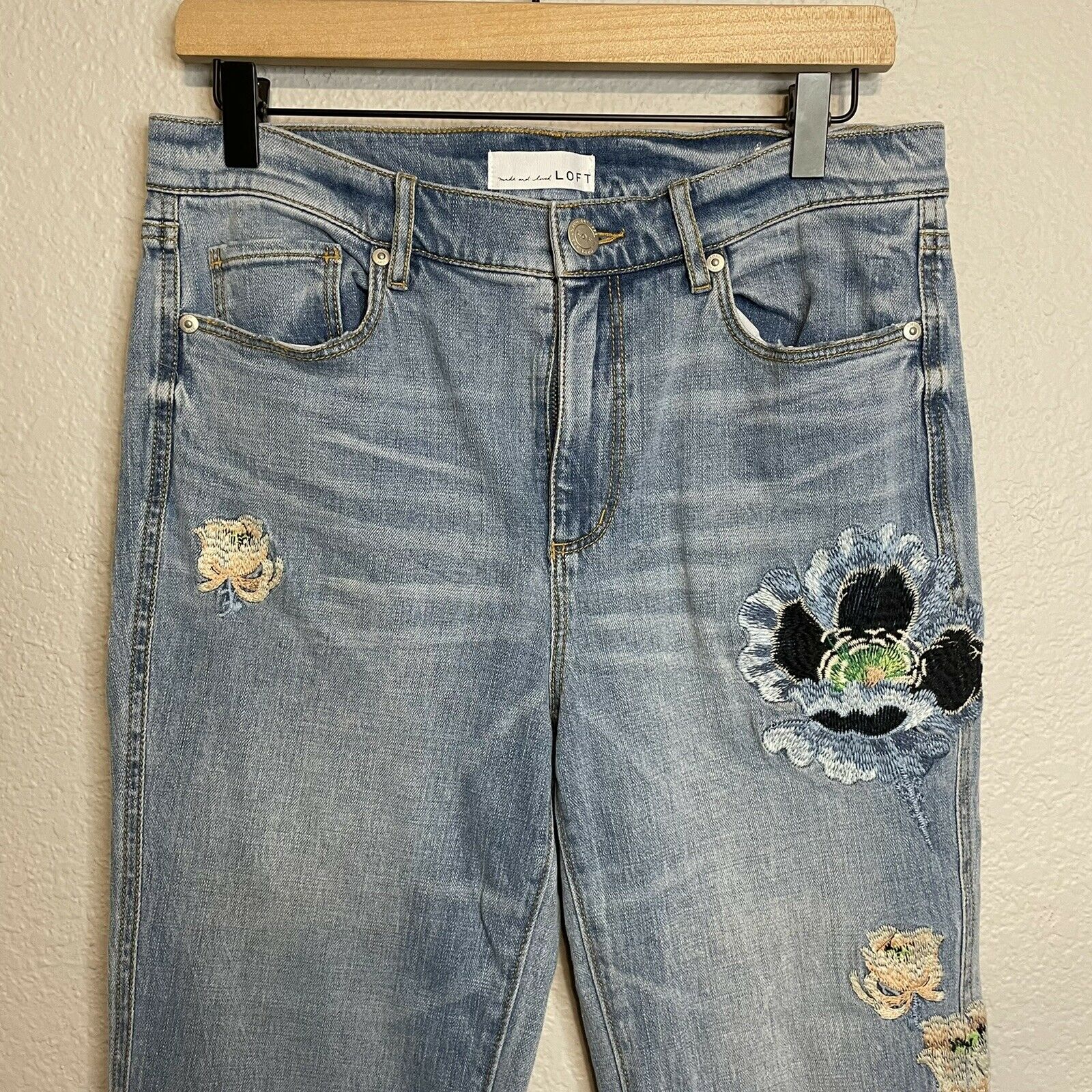 Floral Embroidered Cropped Jeans