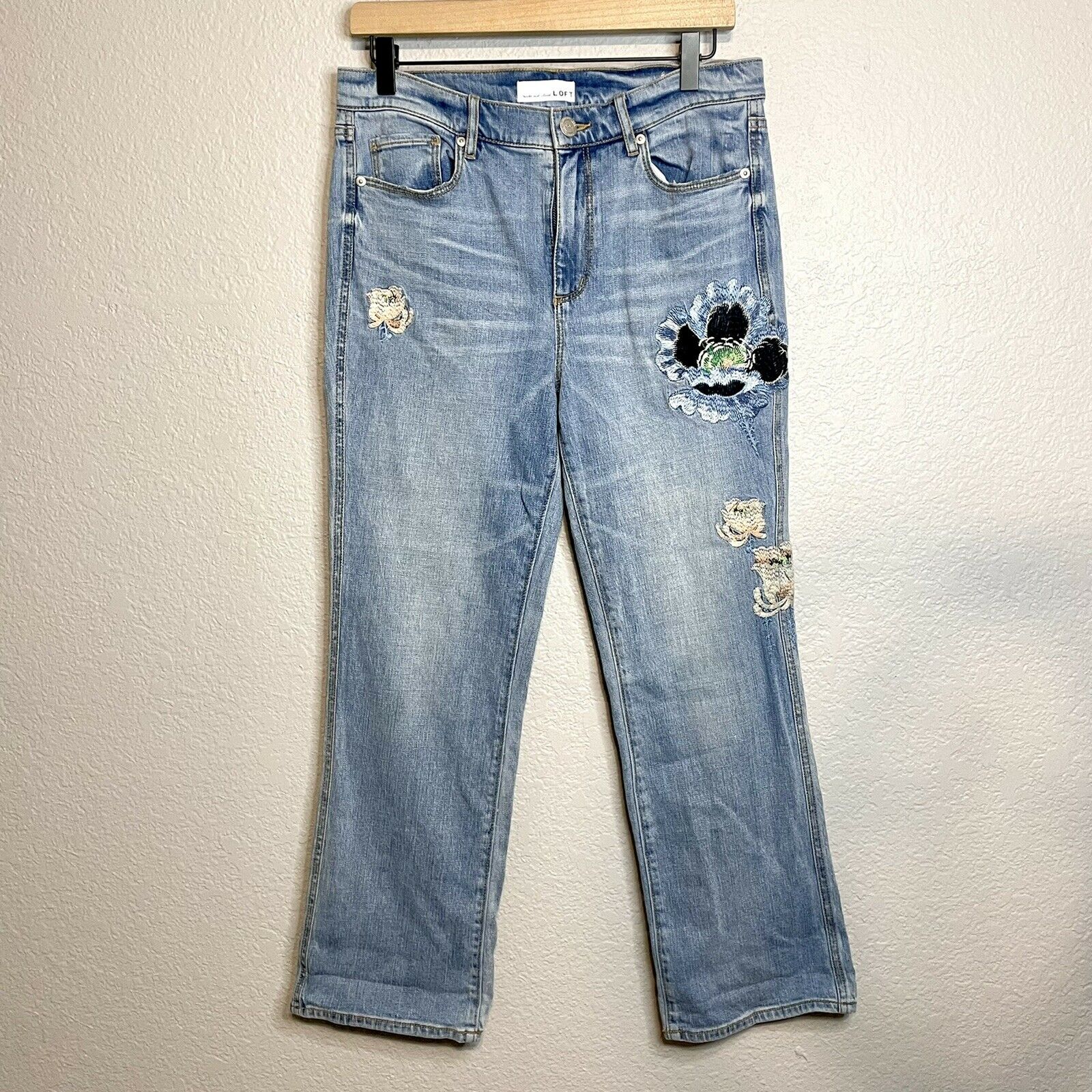 Floral Embroidered Cropped Jeans