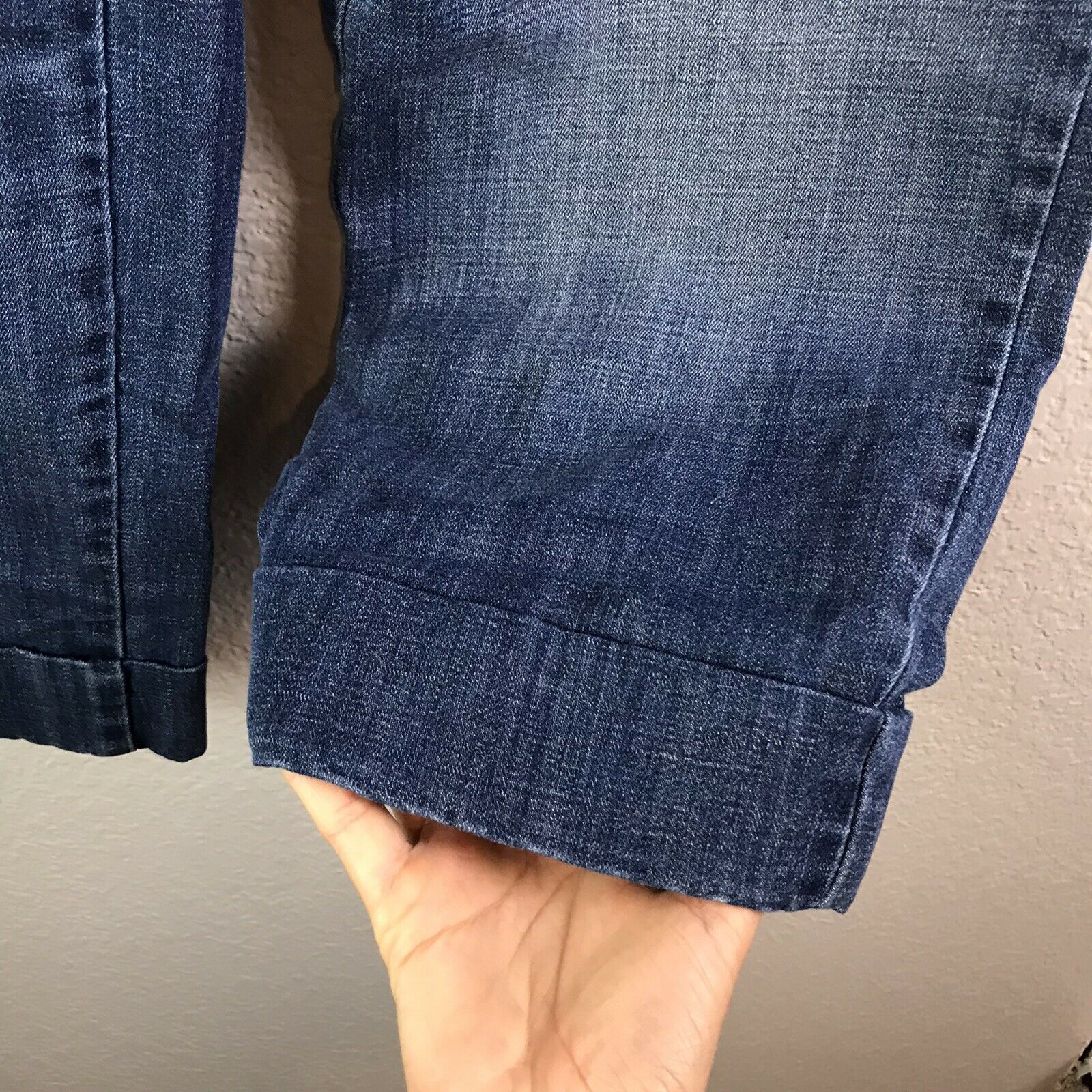 Cropped Blue Jeans